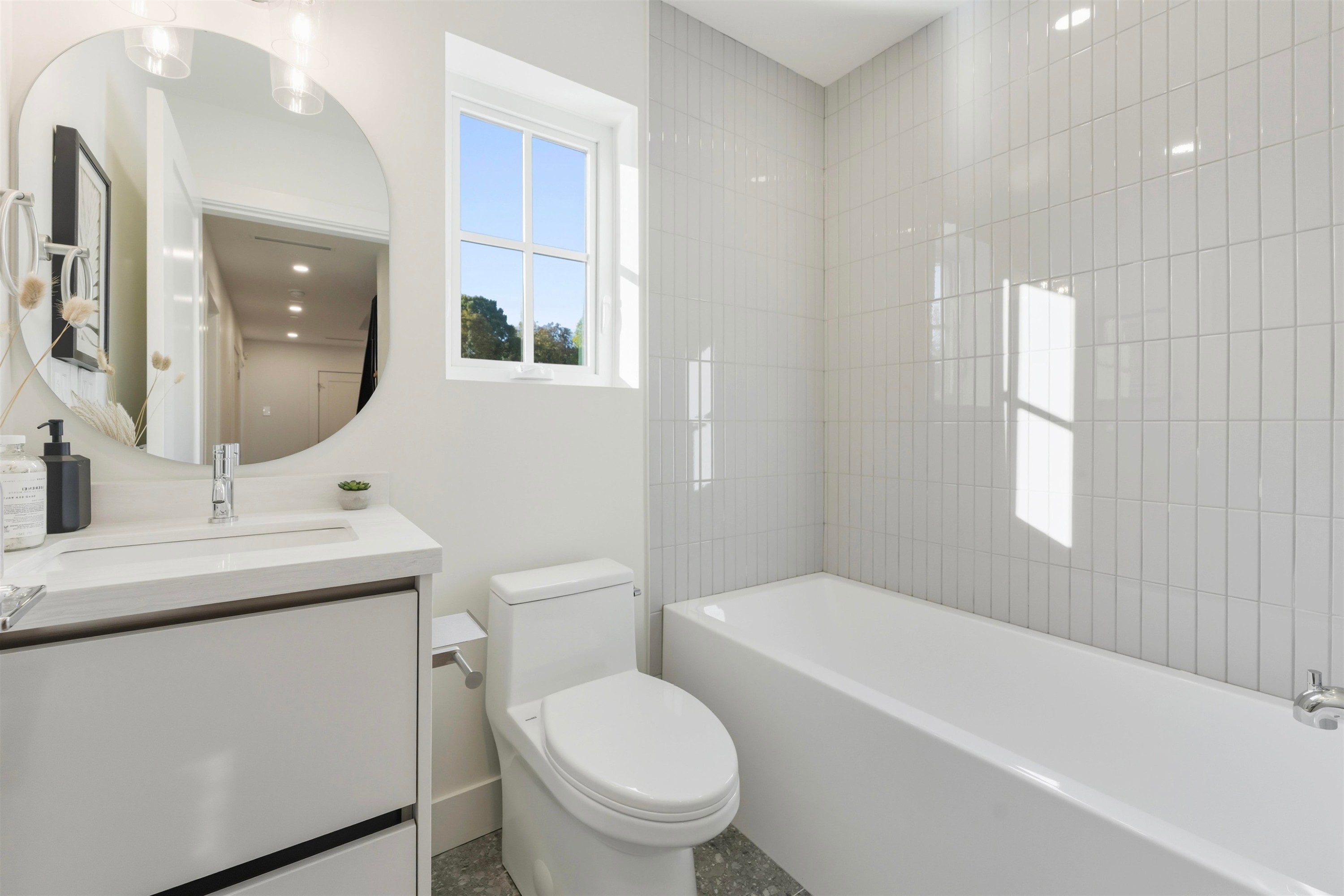 1759 16Th Avenue W, Vancouver, BC