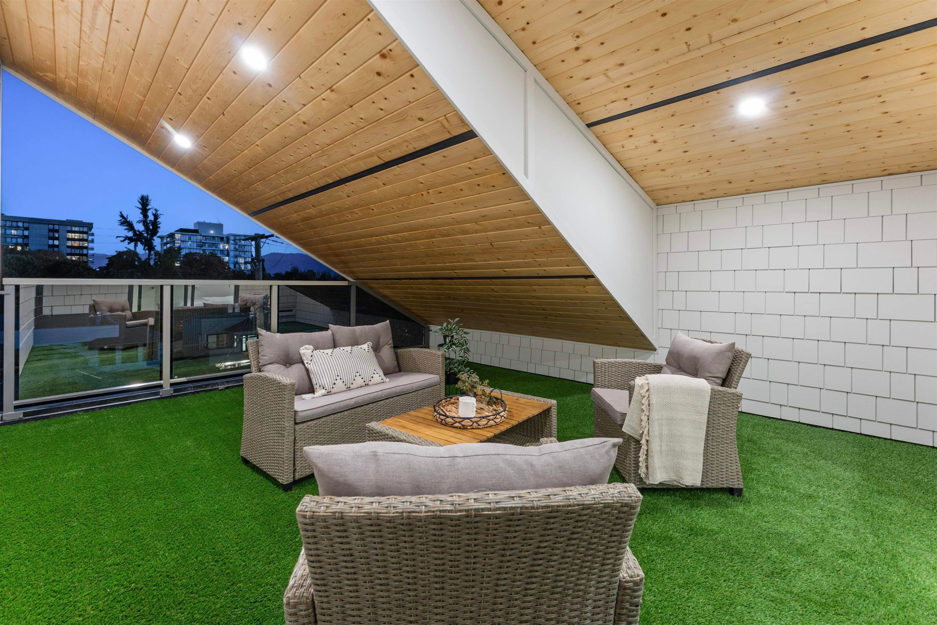 1759 16Th Avenue W, Vancouver, BC