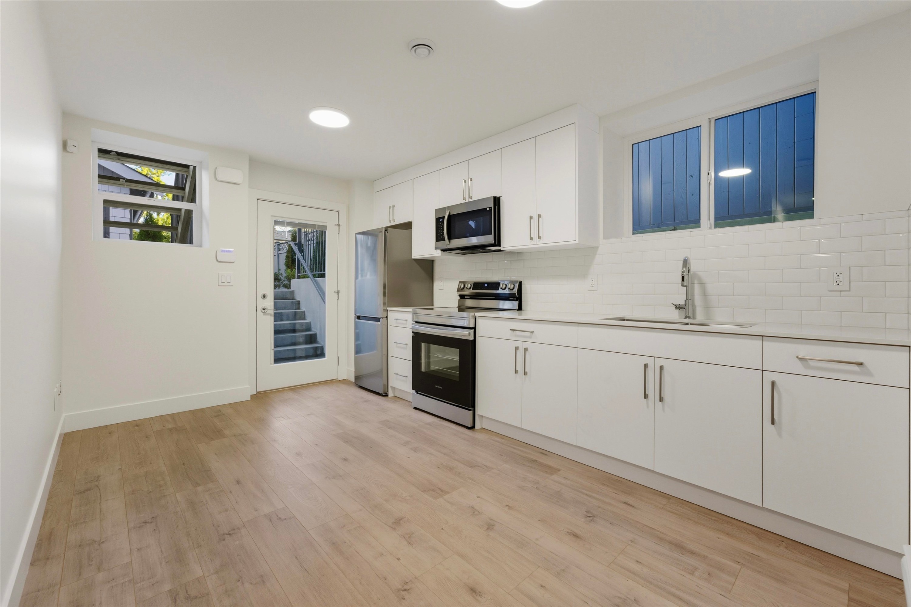 1759 16Th Avenue W, Vancouver, BC