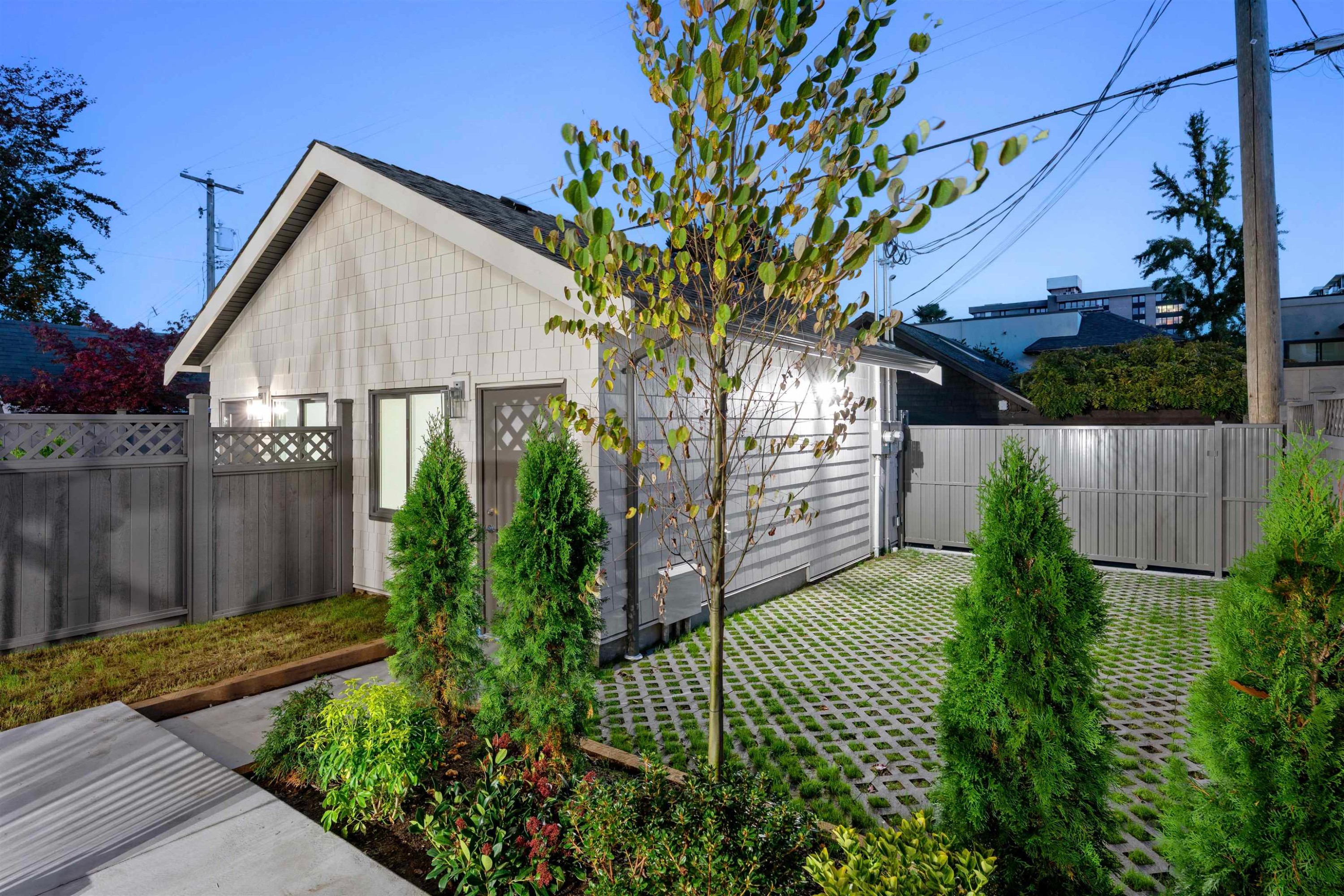 1759 16Th Avenue W, Vancouver, BC