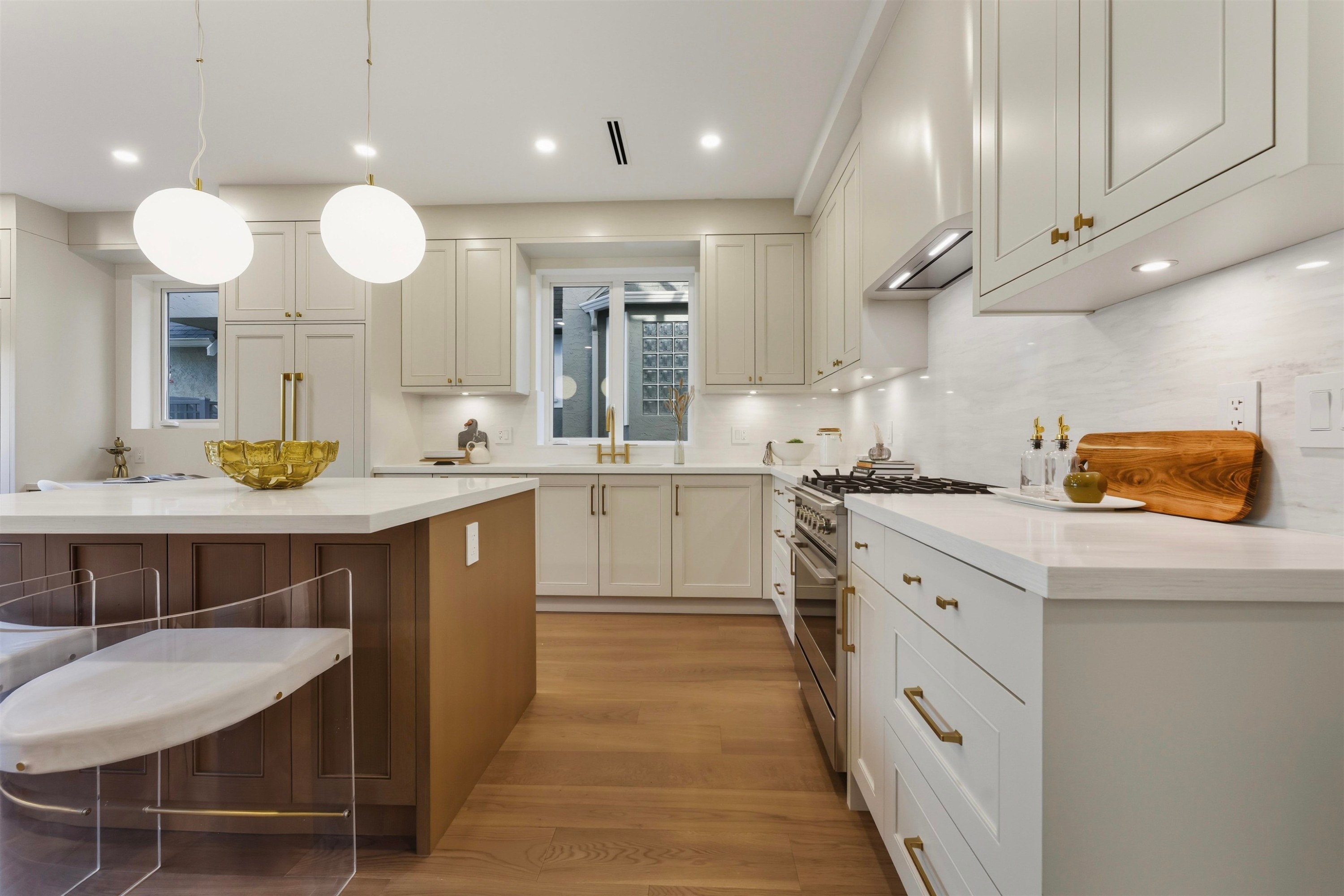 1759 16Th Avenue W, Vancouver, BC