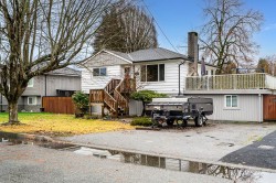 3676 Inverness Street Port Coquitlam, BC V3B 3B4