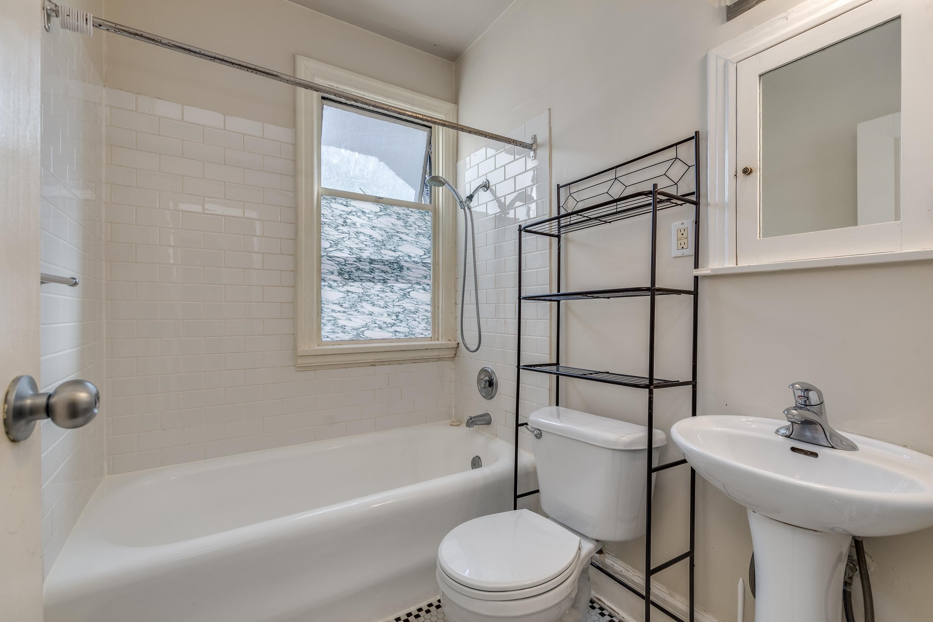 2-935 Jervis Street, Vancouver, BC