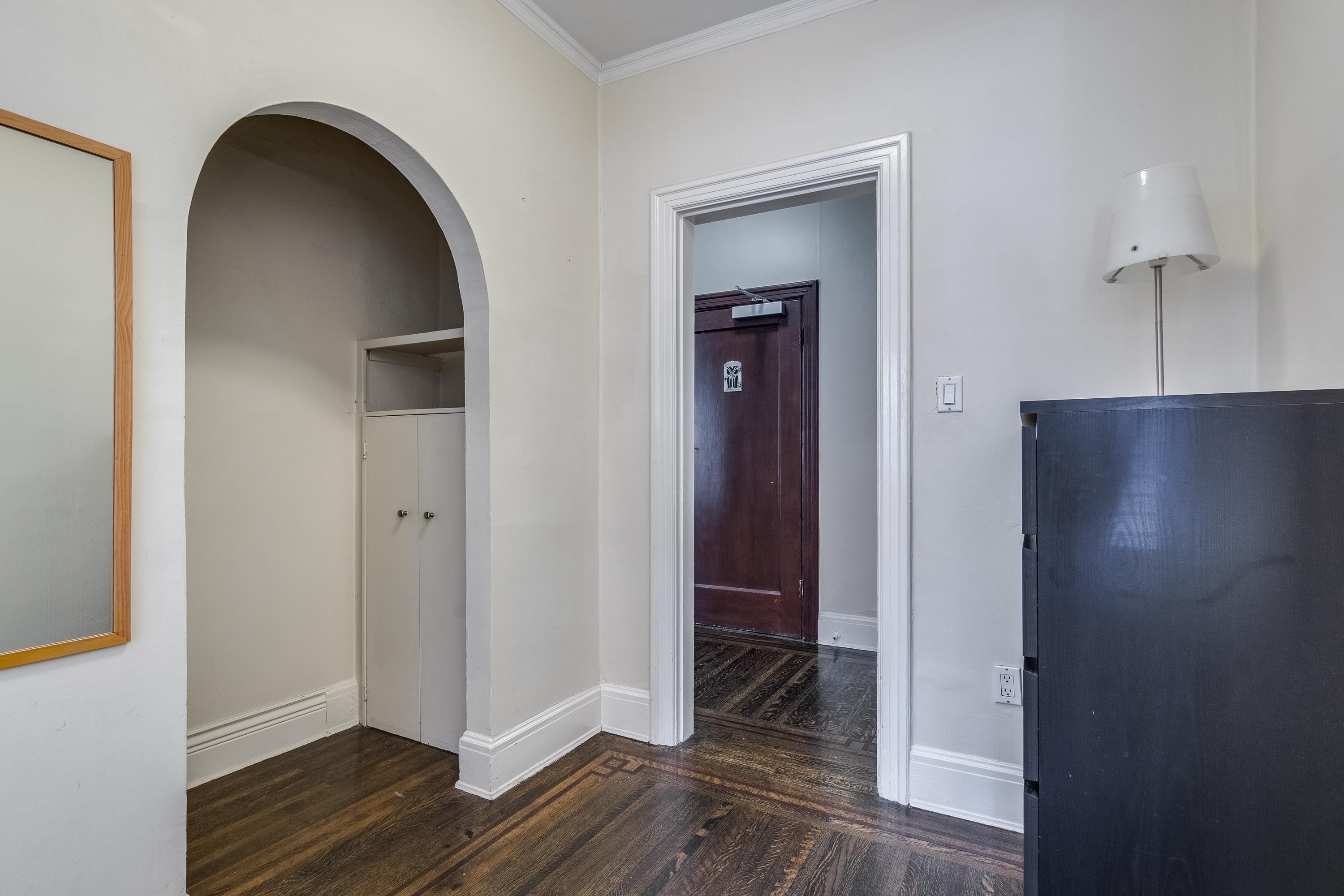 2-935 Jervis Street, Vancouver, BC