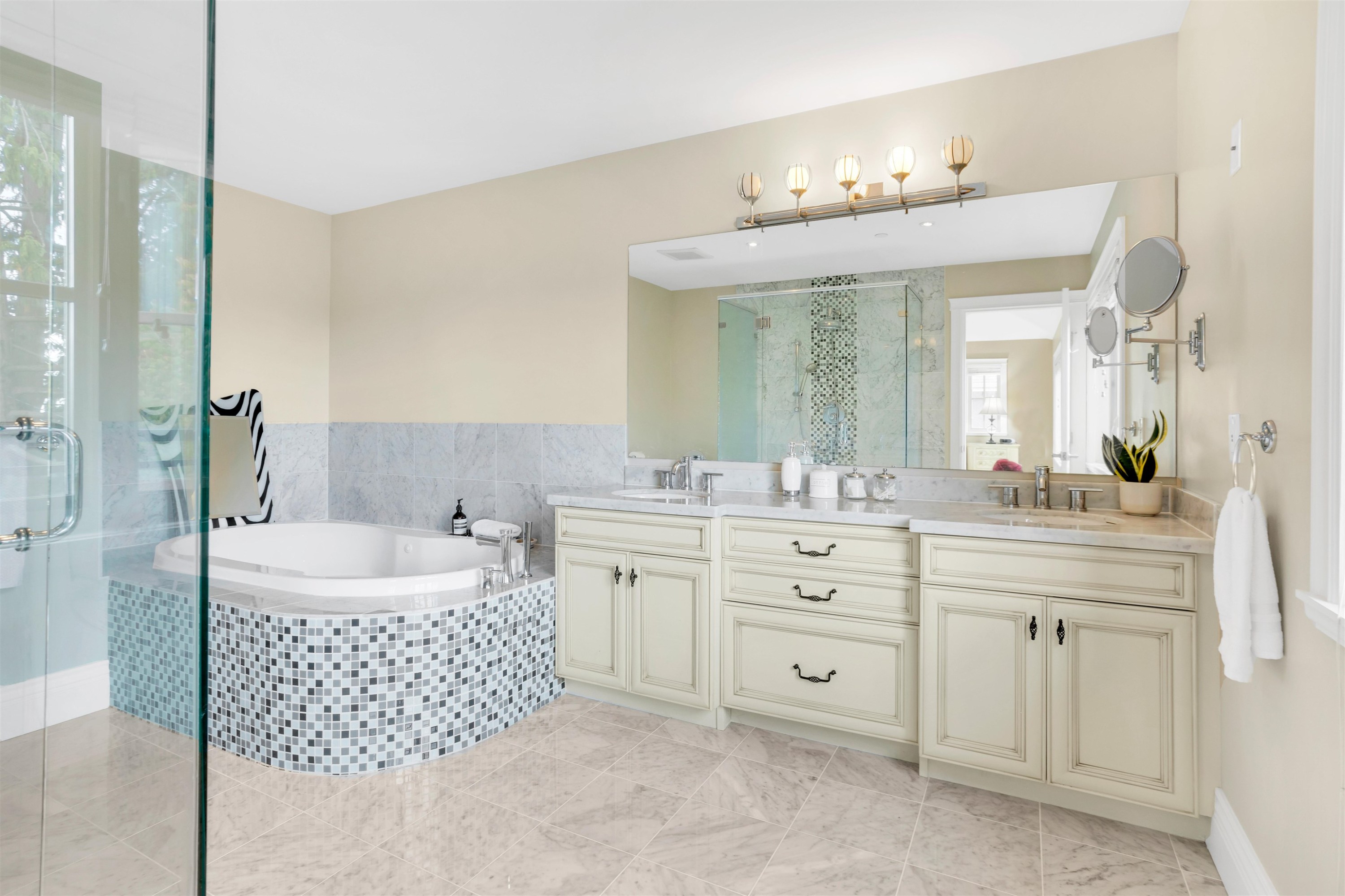 4038 33Rd Avenue W, Vancouver, BC