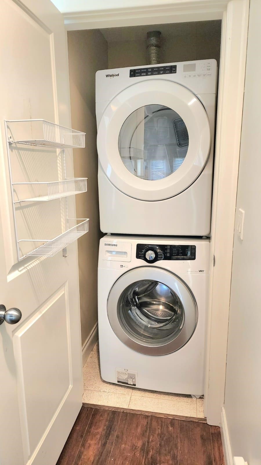 Main+Up-1391 61 Avenue E, Vancouver, BC