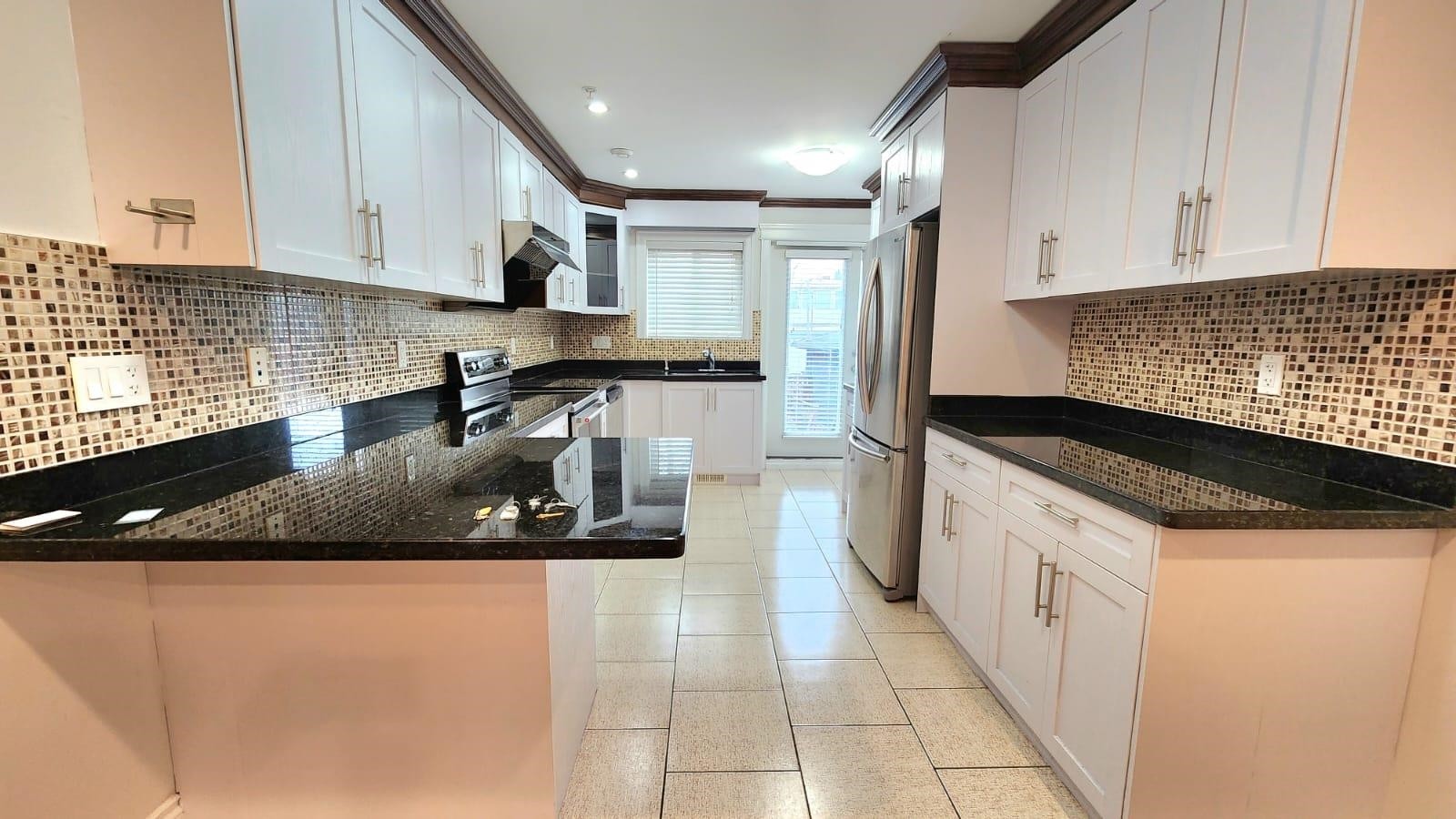 Main+Up-1391 61 Avenue E, Vancouver, BC