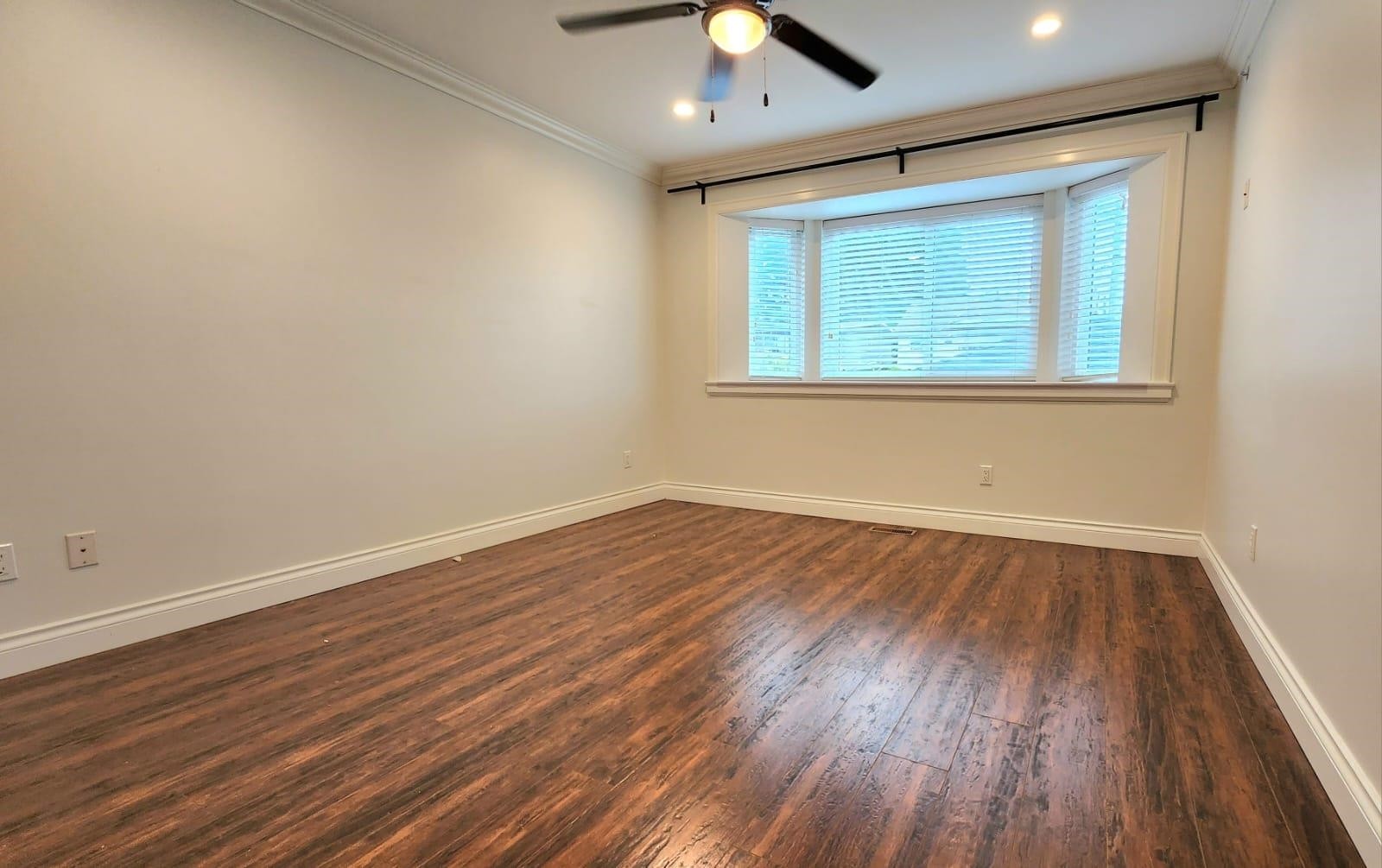 Main+Up-1391 61 Avenue E, Vancouver, BC