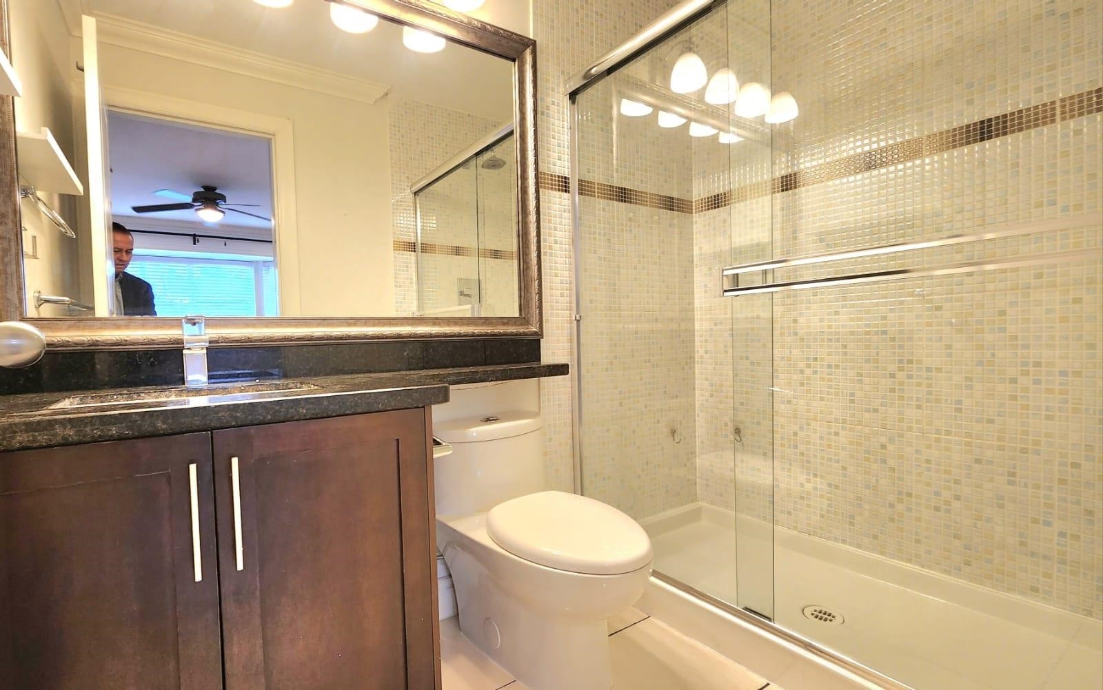 Main+Up-1391 61 Avenue E, Vancouver, BC