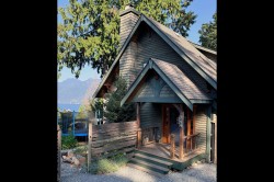 964 Village Drive Bowen Island, BC V0N 1G1