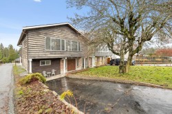 8225 18th Avenue Burnaby, BC V3N 1K4