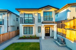 5136 Dominion Street Burnaby, BC V5G 1C9