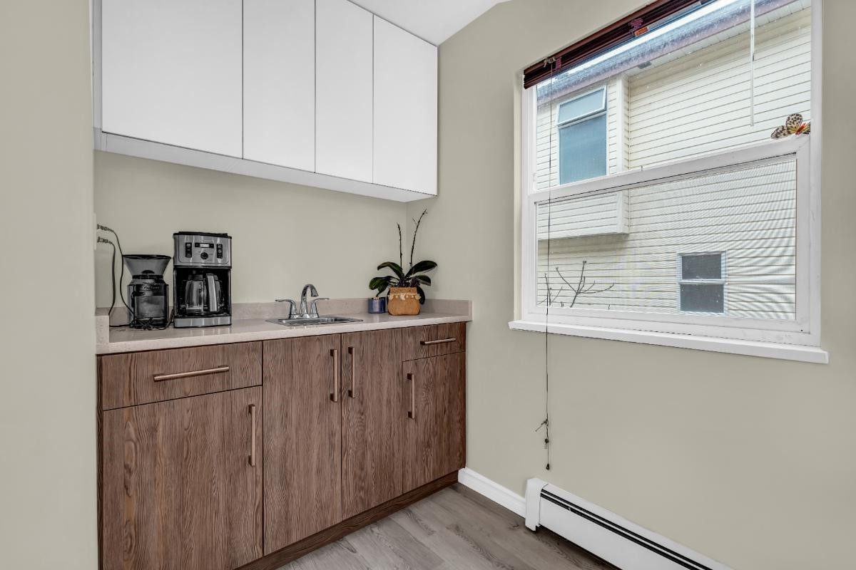 1400 Meadowview Court, Coquitlam, BC