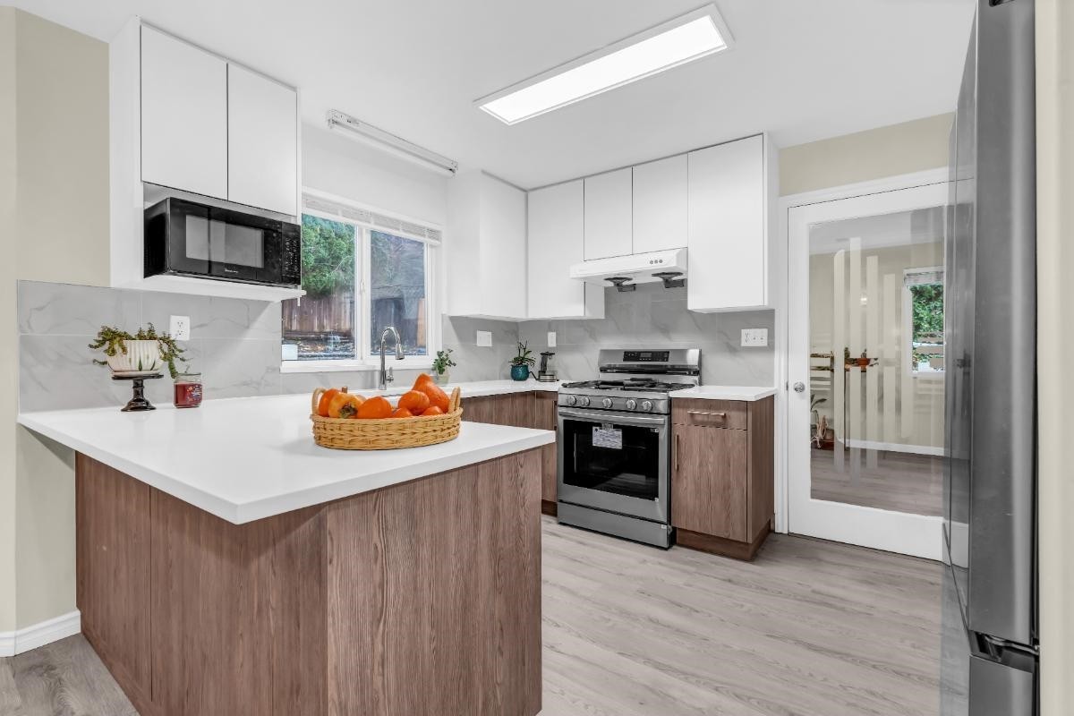 1400 Meadowview Court, Coquitlam, BC