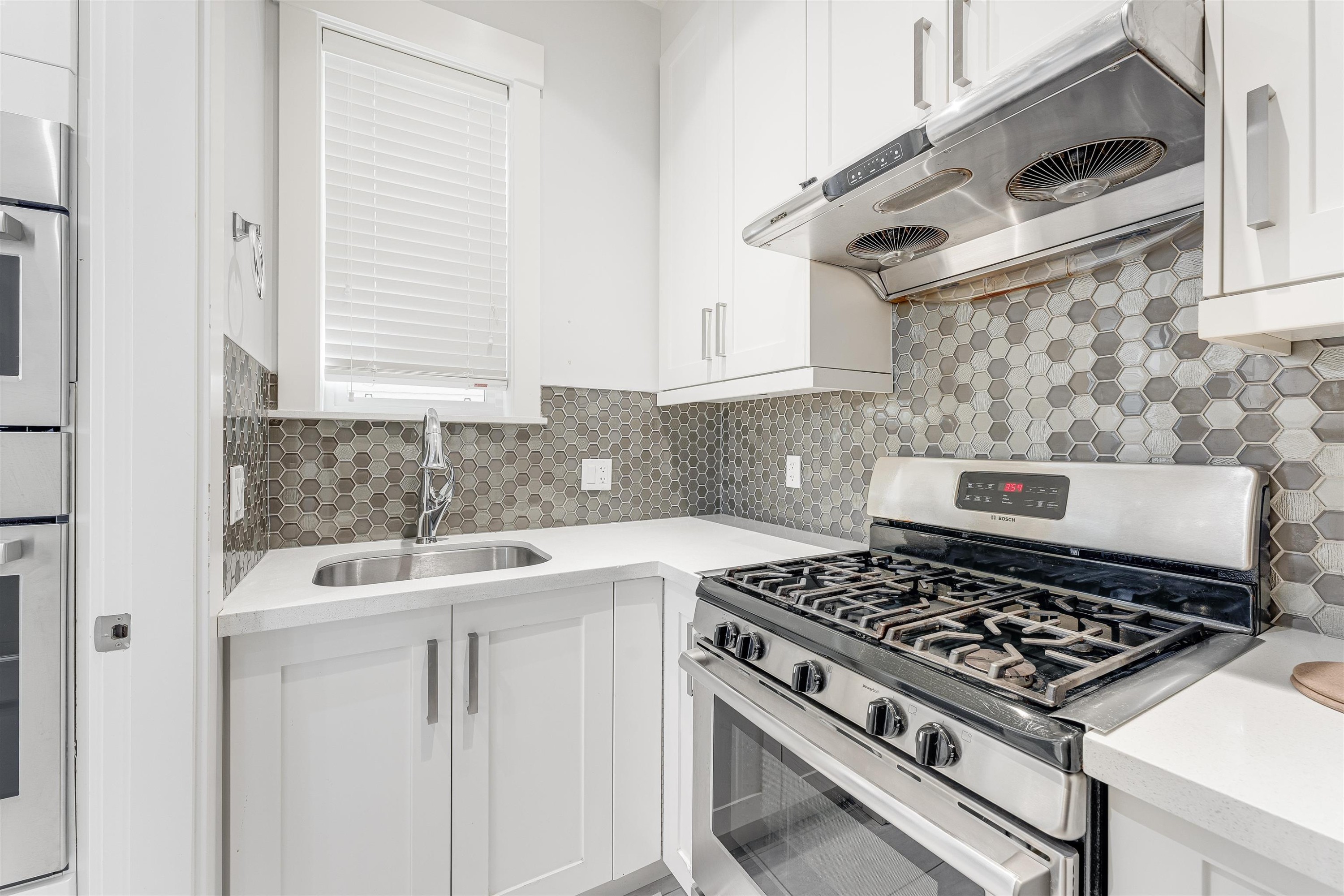 7380 Ontario Street, Vancouver, BC