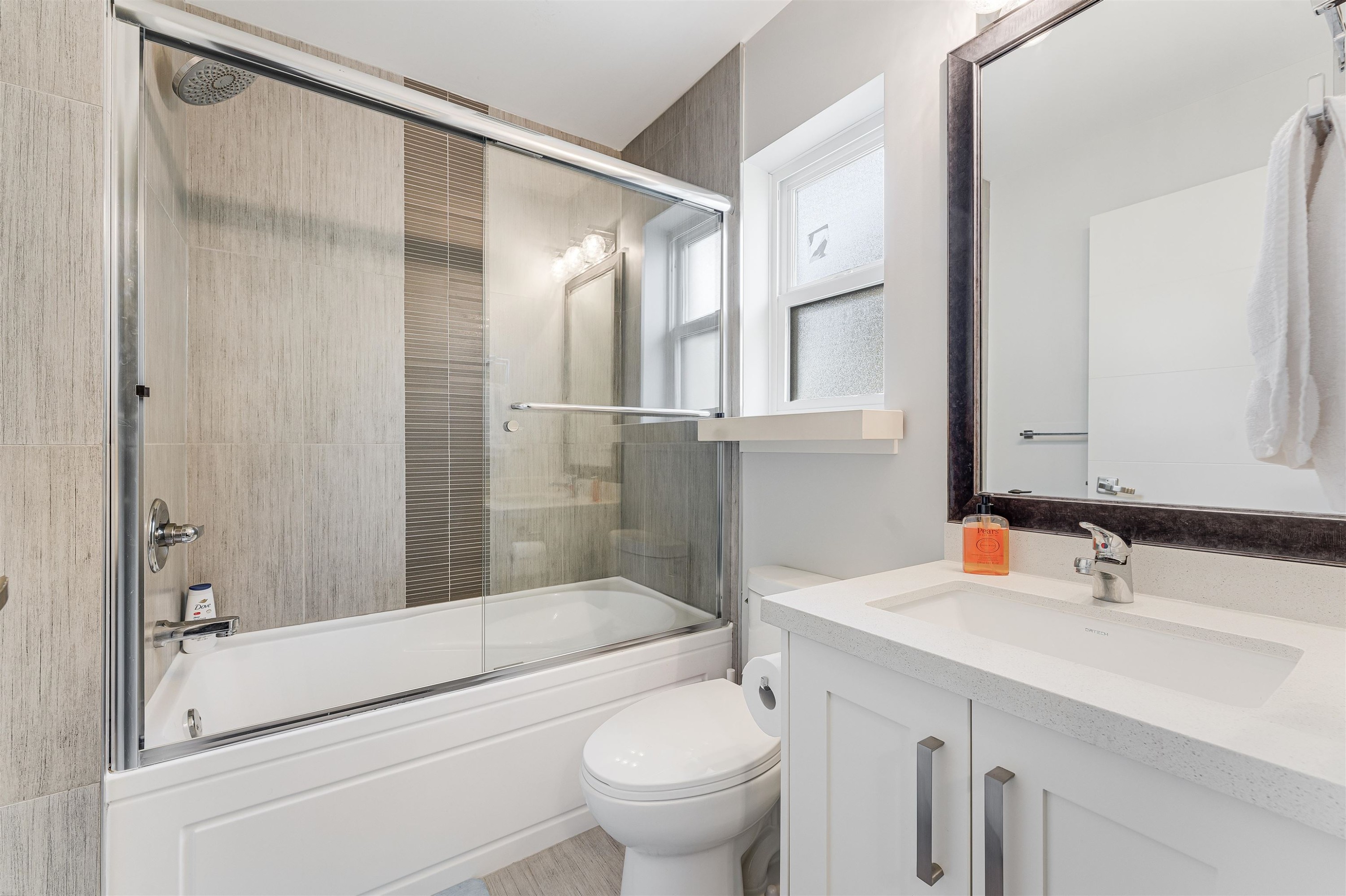 7380 Ontario Street, Vancouver, BC