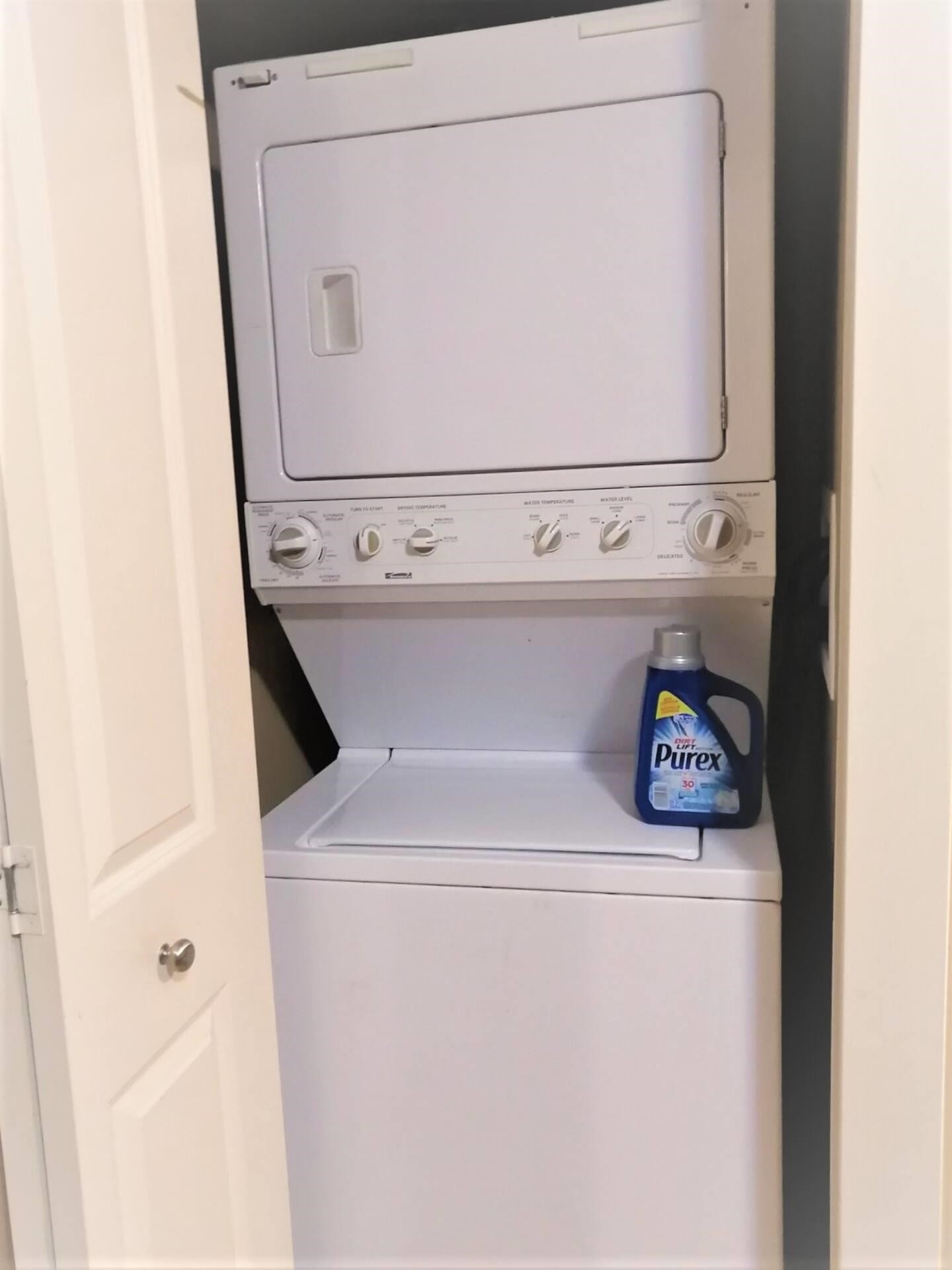 Bsmt-536 Webster Avenue, Coquitlam, BC