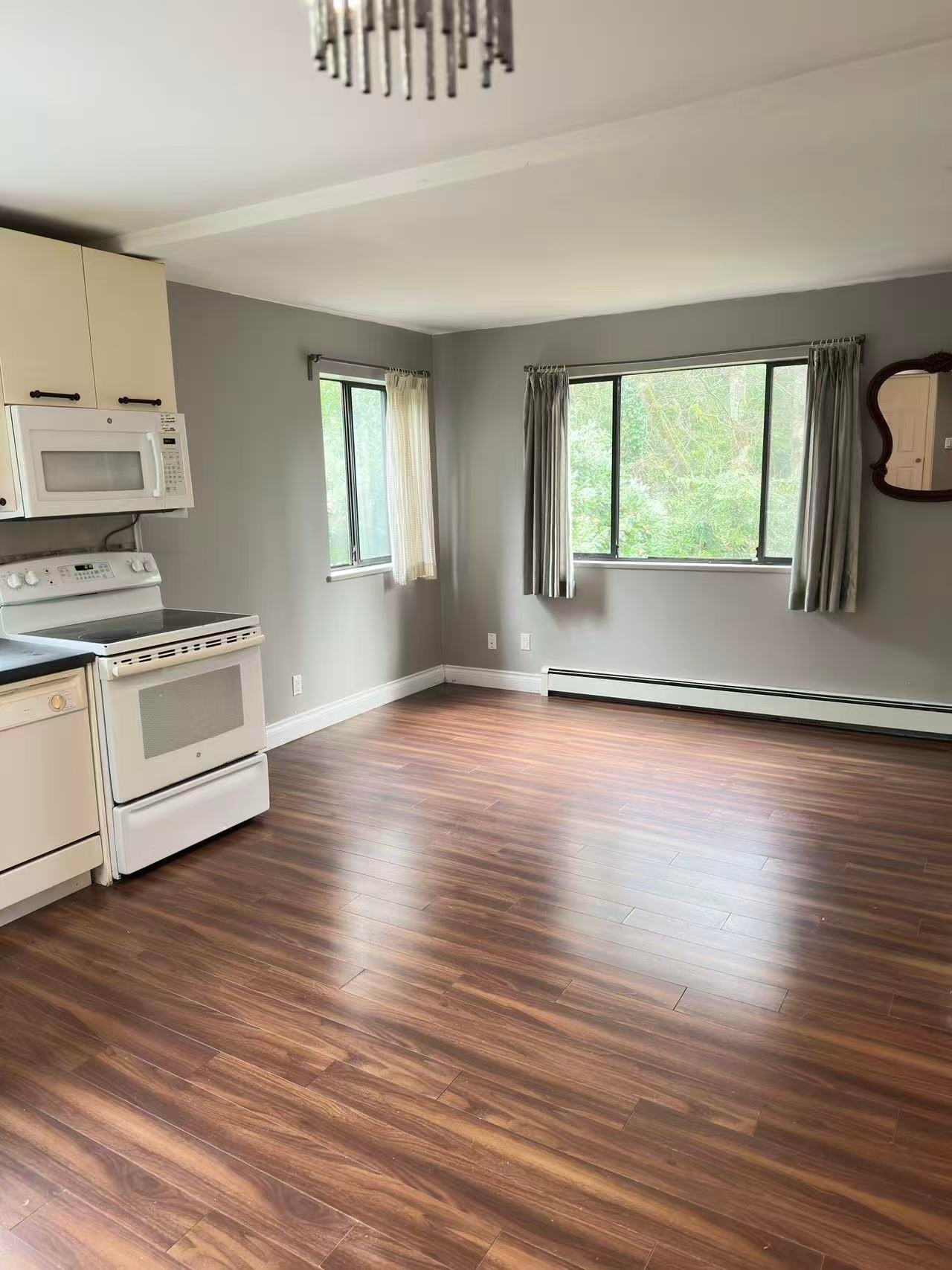 Main Floor-1634 Deep Cove Road, North Vancouver, BC