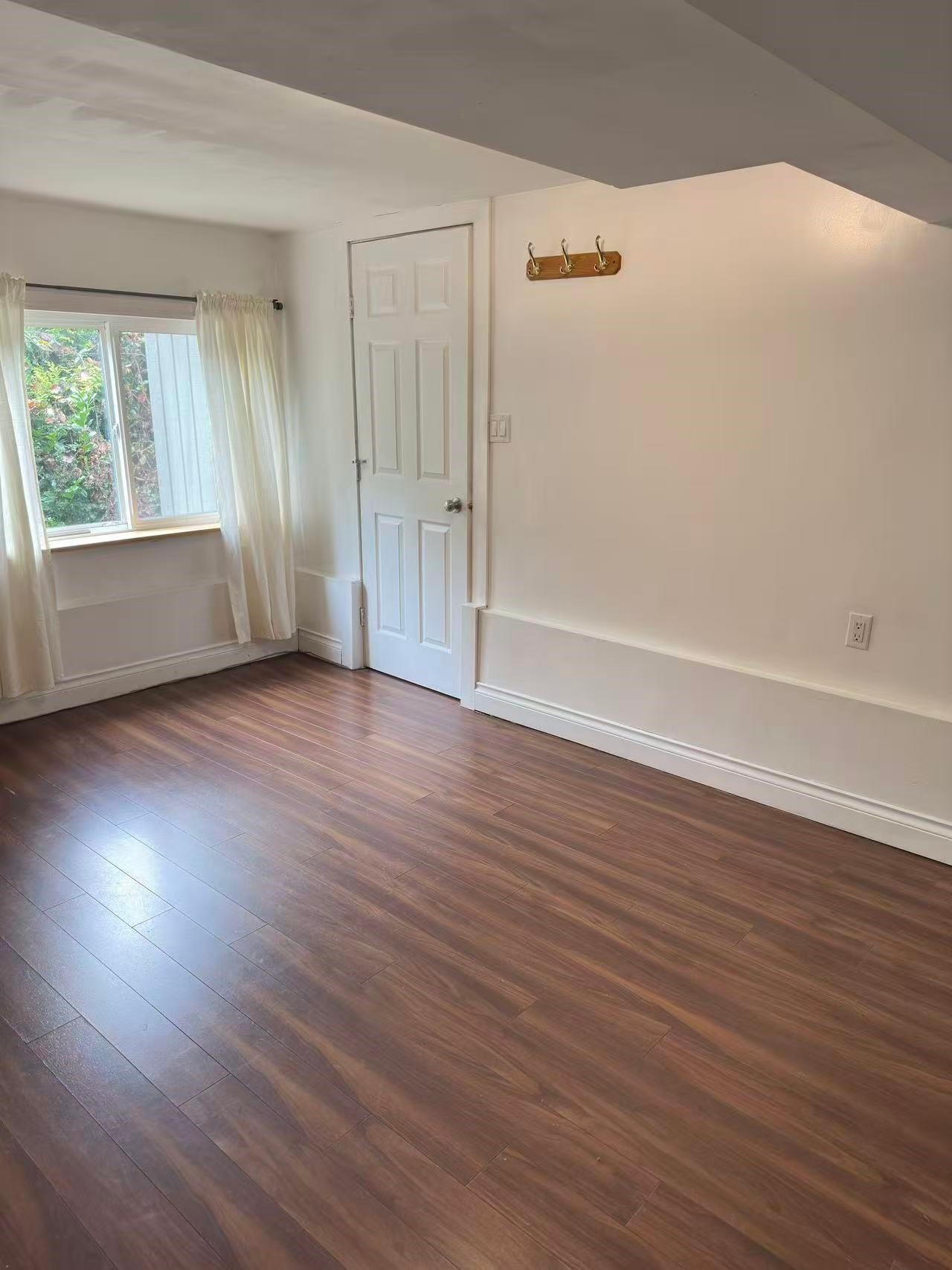 Main Floor-1634 Deep Cove Road, North Vancouver, BC