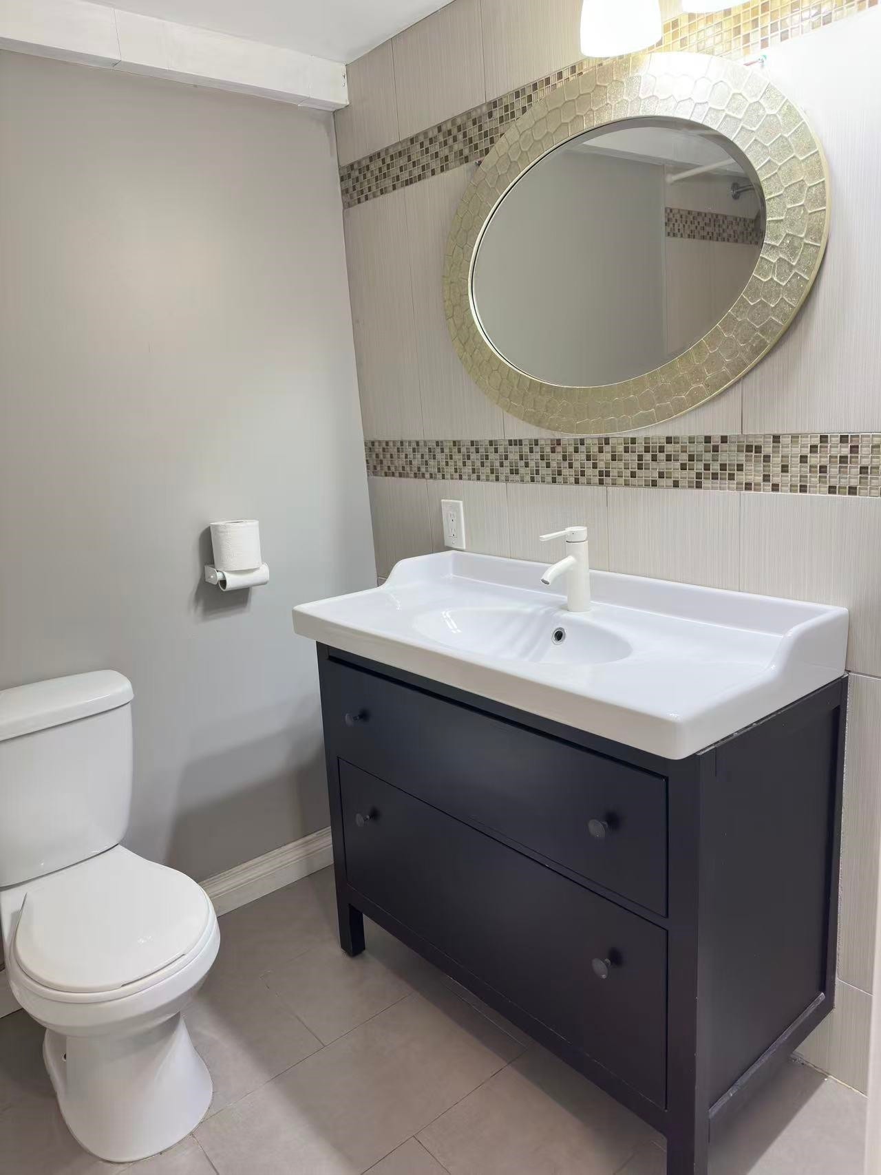 Main Floor-1634 Deep Cove Road, North Vancouver, BC