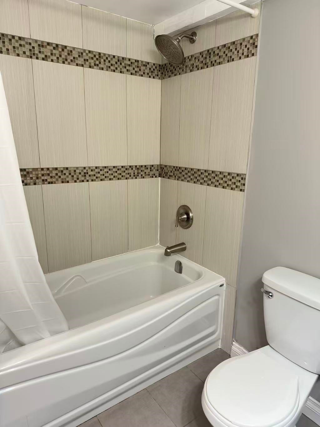 Main Floor-1634 Deep Cove Road, North Vancouver, BC