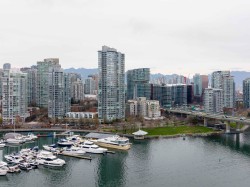 3805-1033 Marinaside Crescent Vancouver, BC V6Z 3A3