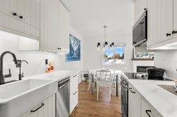 204-5553 16 Avenue Tsawwassen, BC V4M 2H7