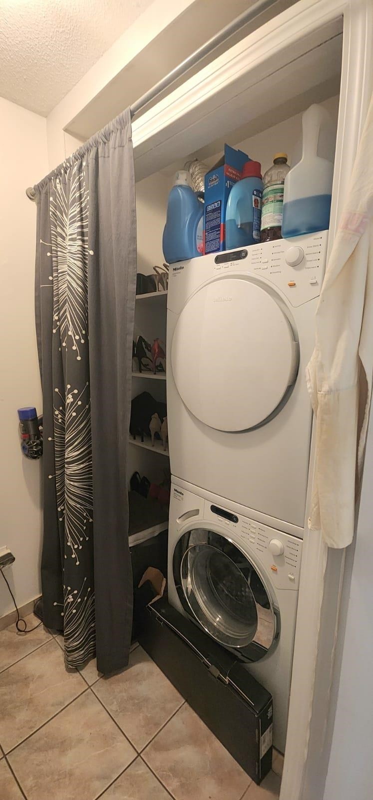 1525 Pendrell Street, Vancouver, BC