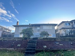 4144 Price Crescent Burnaby, BC V5G 2N1