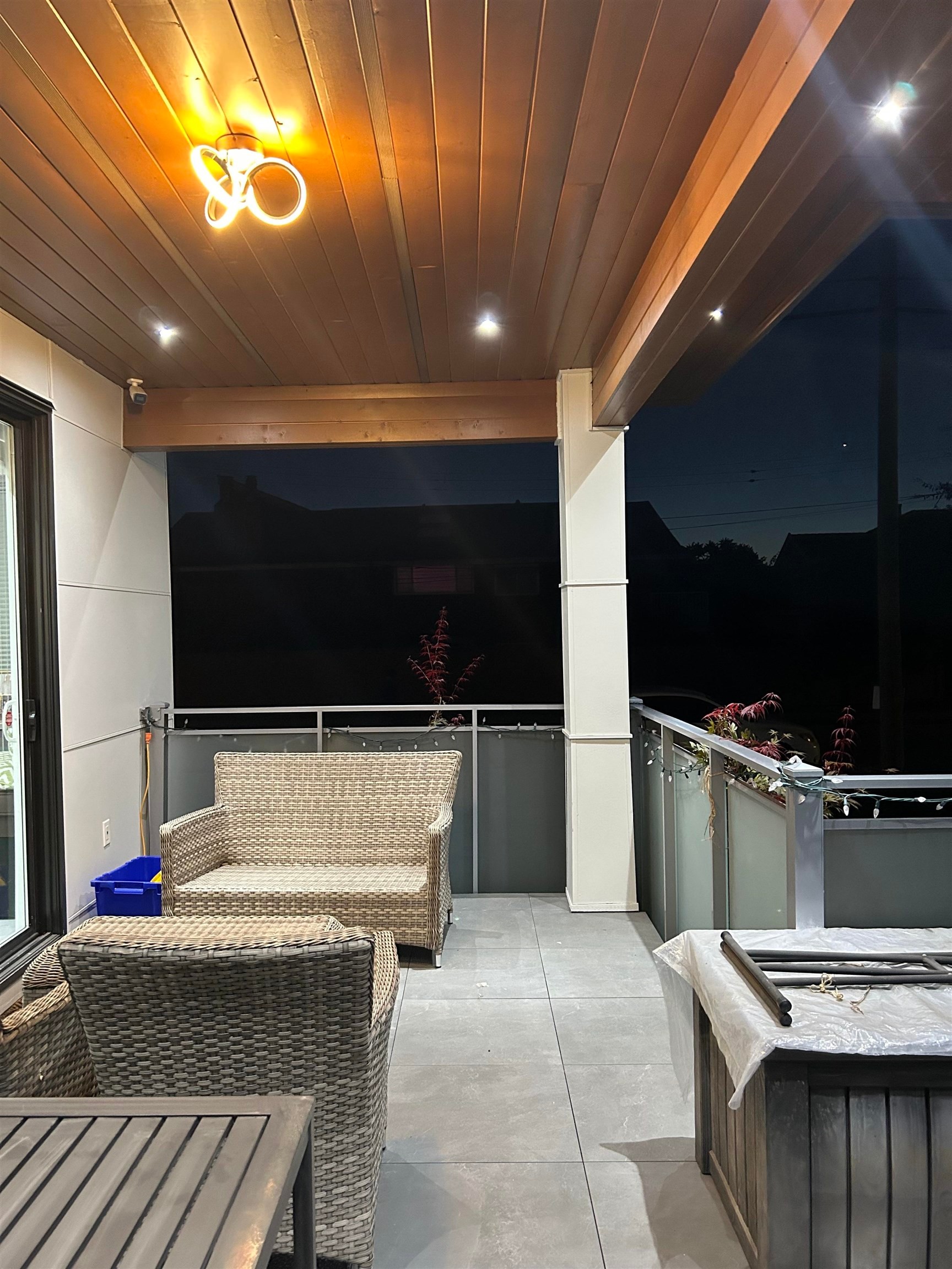 Main 4005 Bond Street, Burnaby, BC