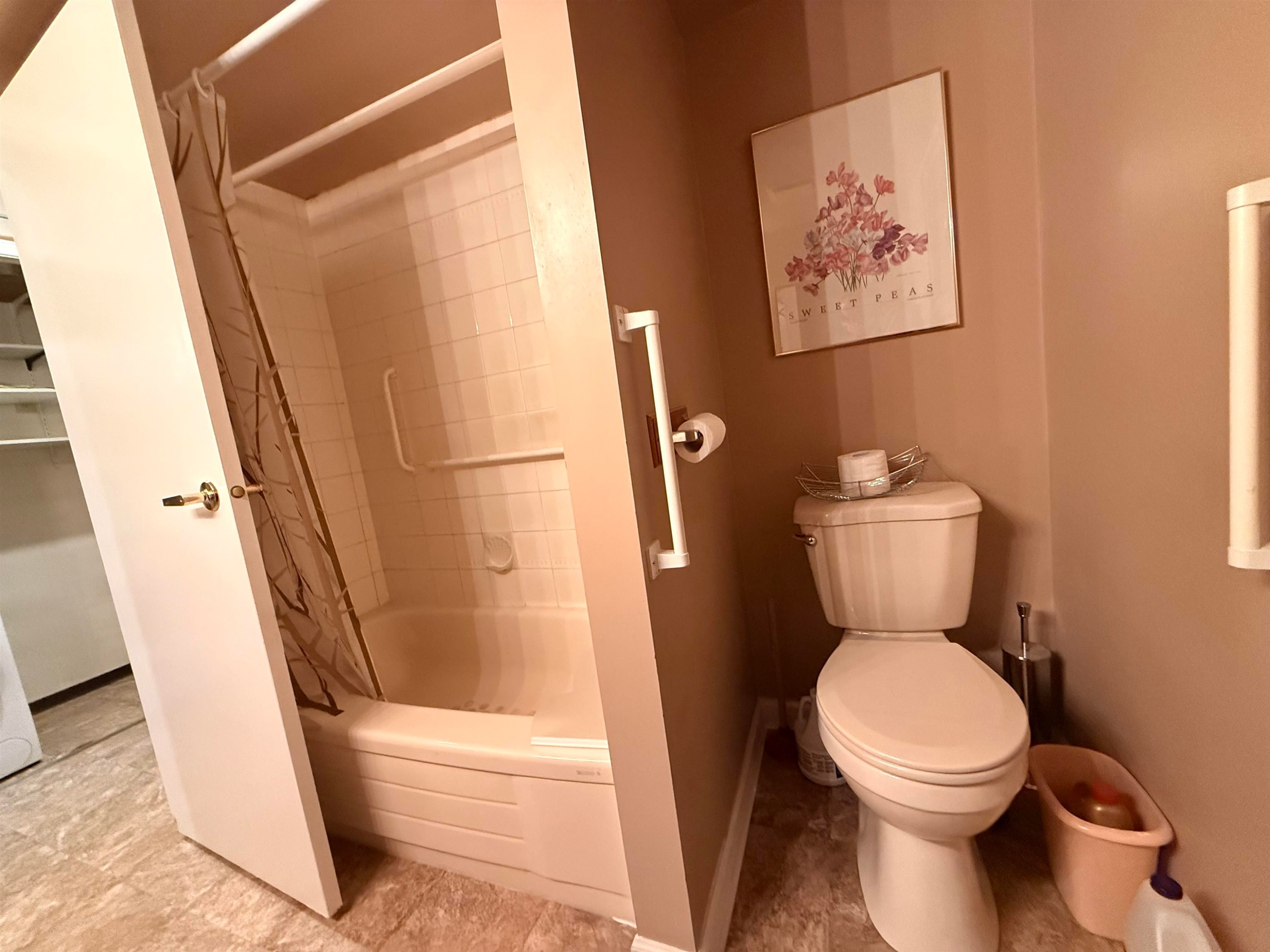 214-11510 225 Street, Maple Ridge, BC