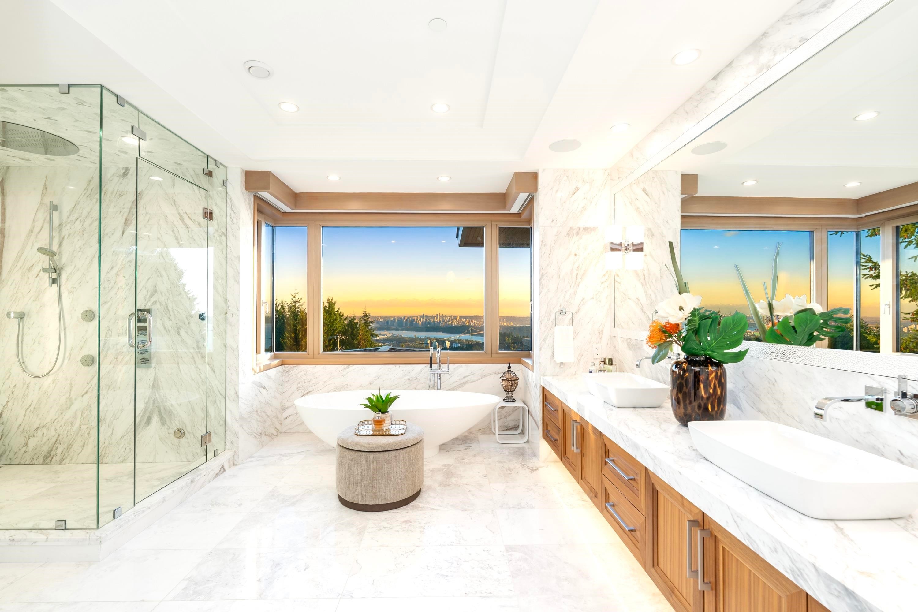 1036 Eyremount Drive, West Vancouver, BC