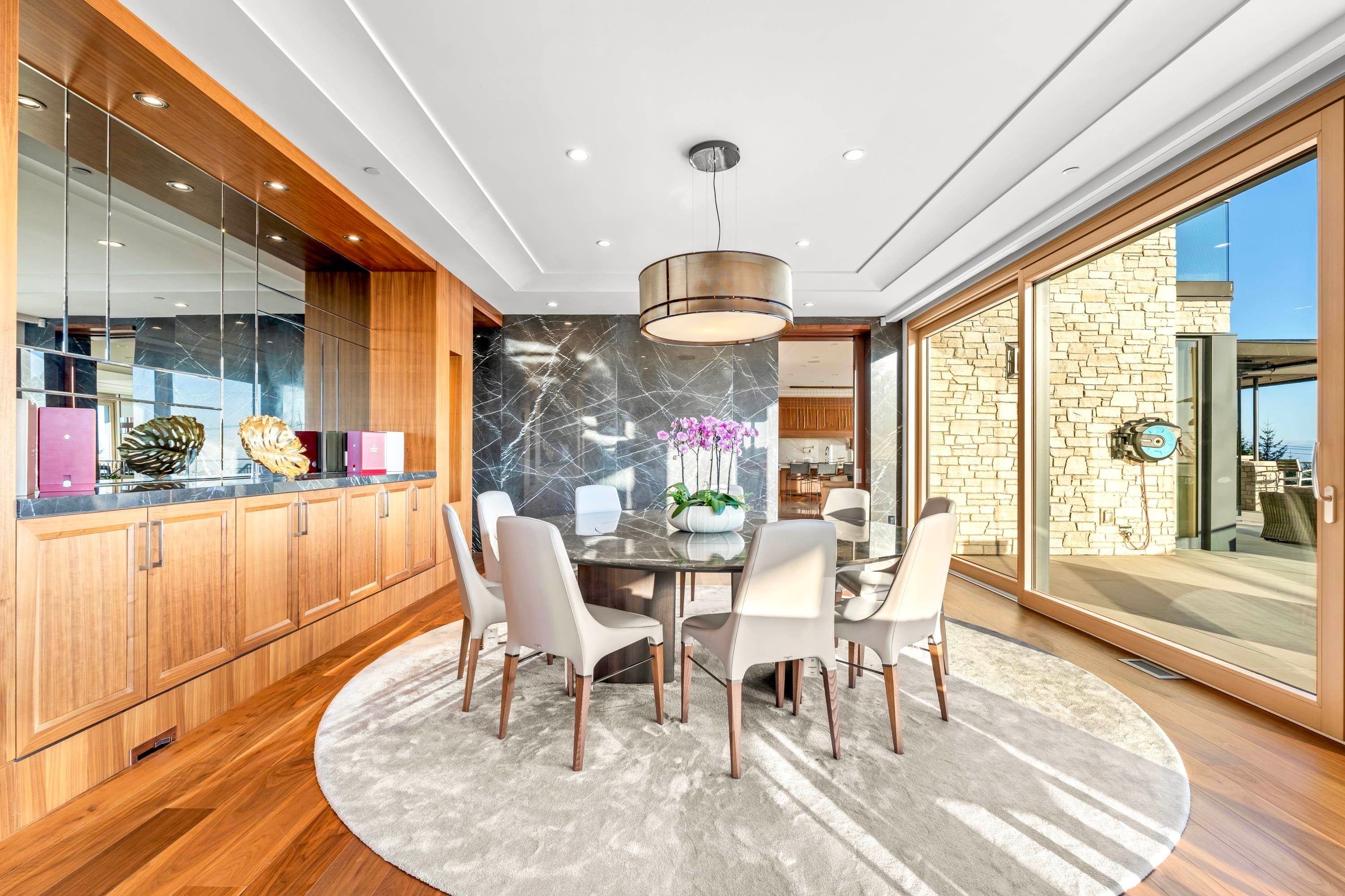 1036 Eyremount Drive, West Vancouver, BC