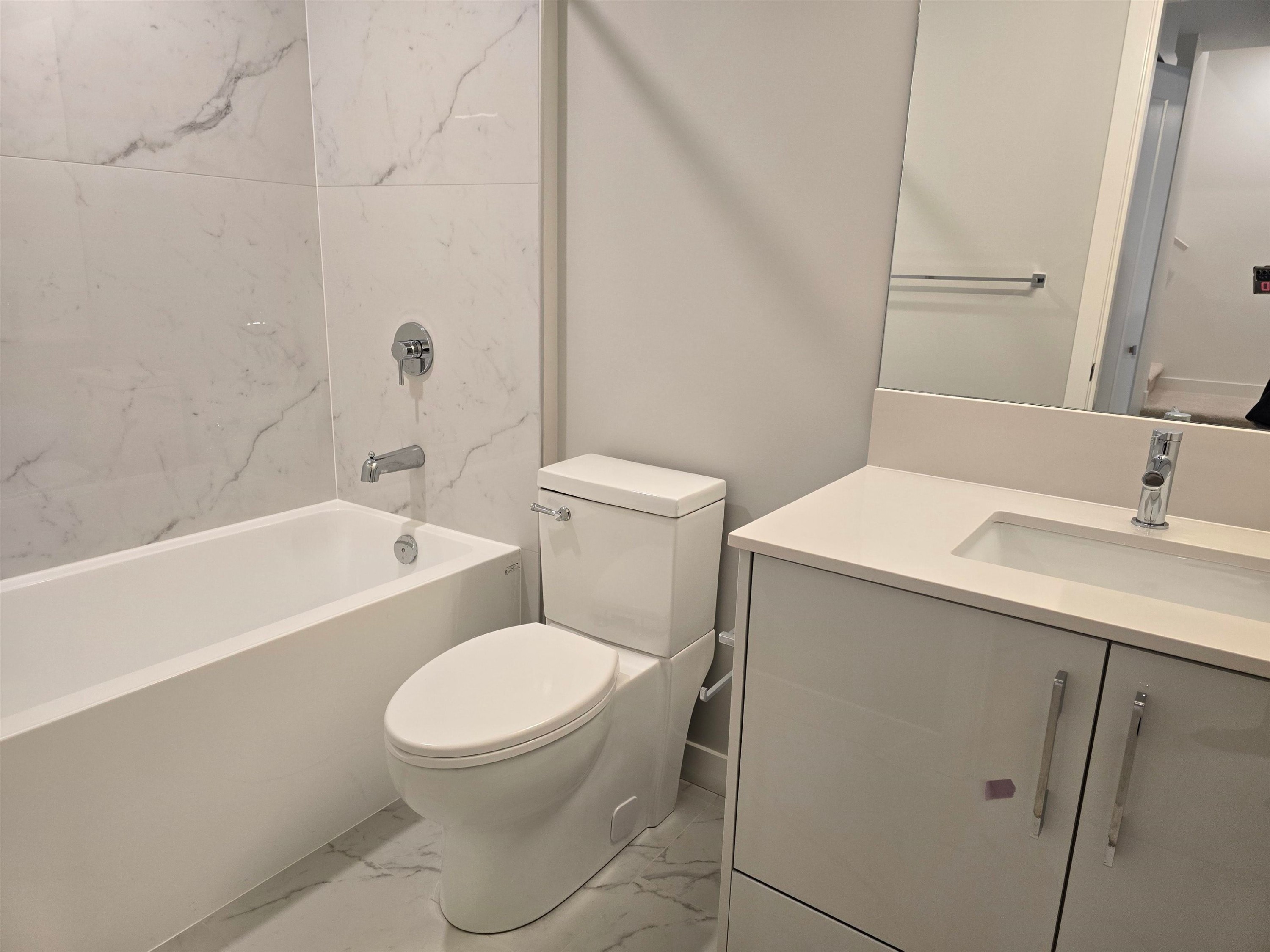 Sl65-10333 River Drive, Richmond, BC