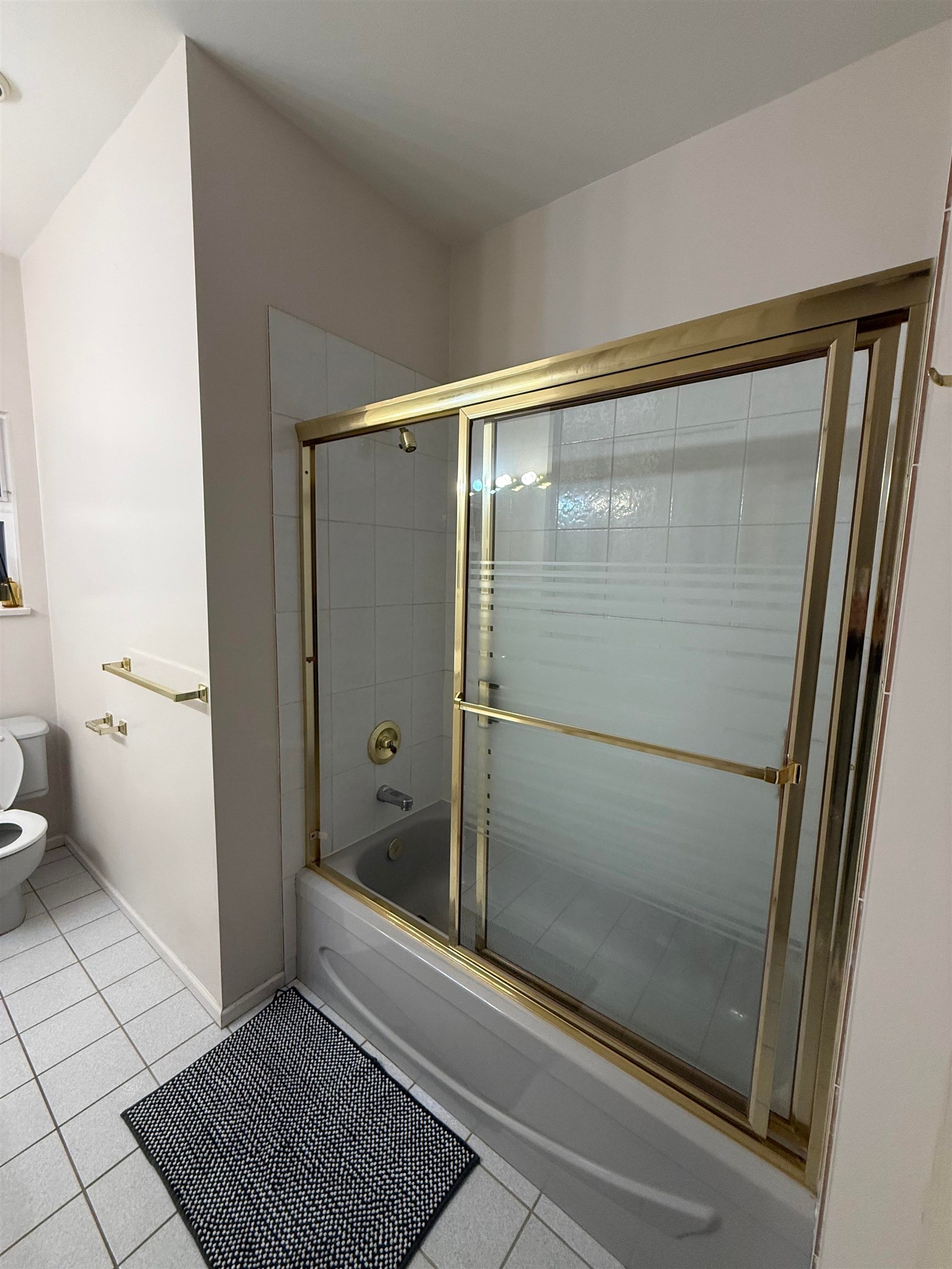 3200 River Rd, Richmond, BC