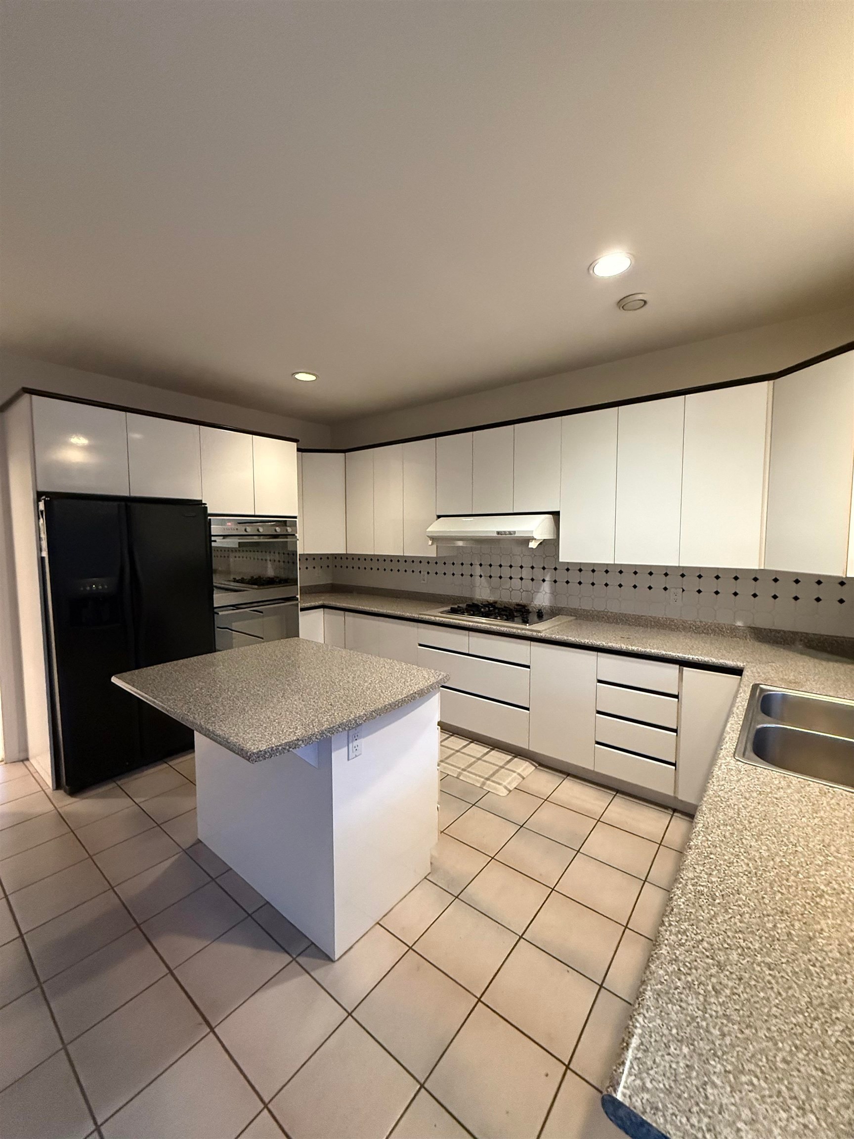 3200 River Rd, Richmond, BC