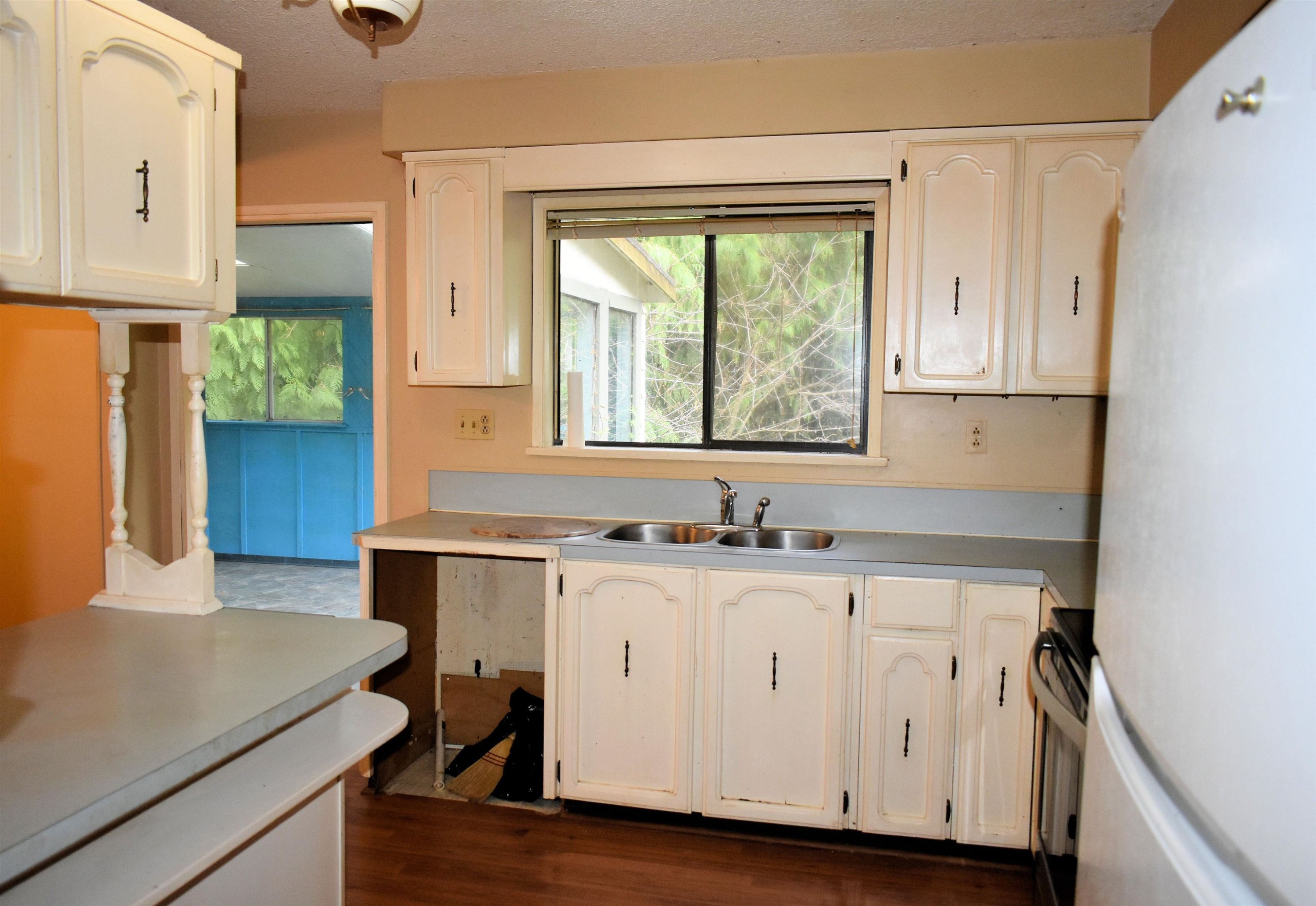 2240 Oldershaw Road, Roberts Creek, BC