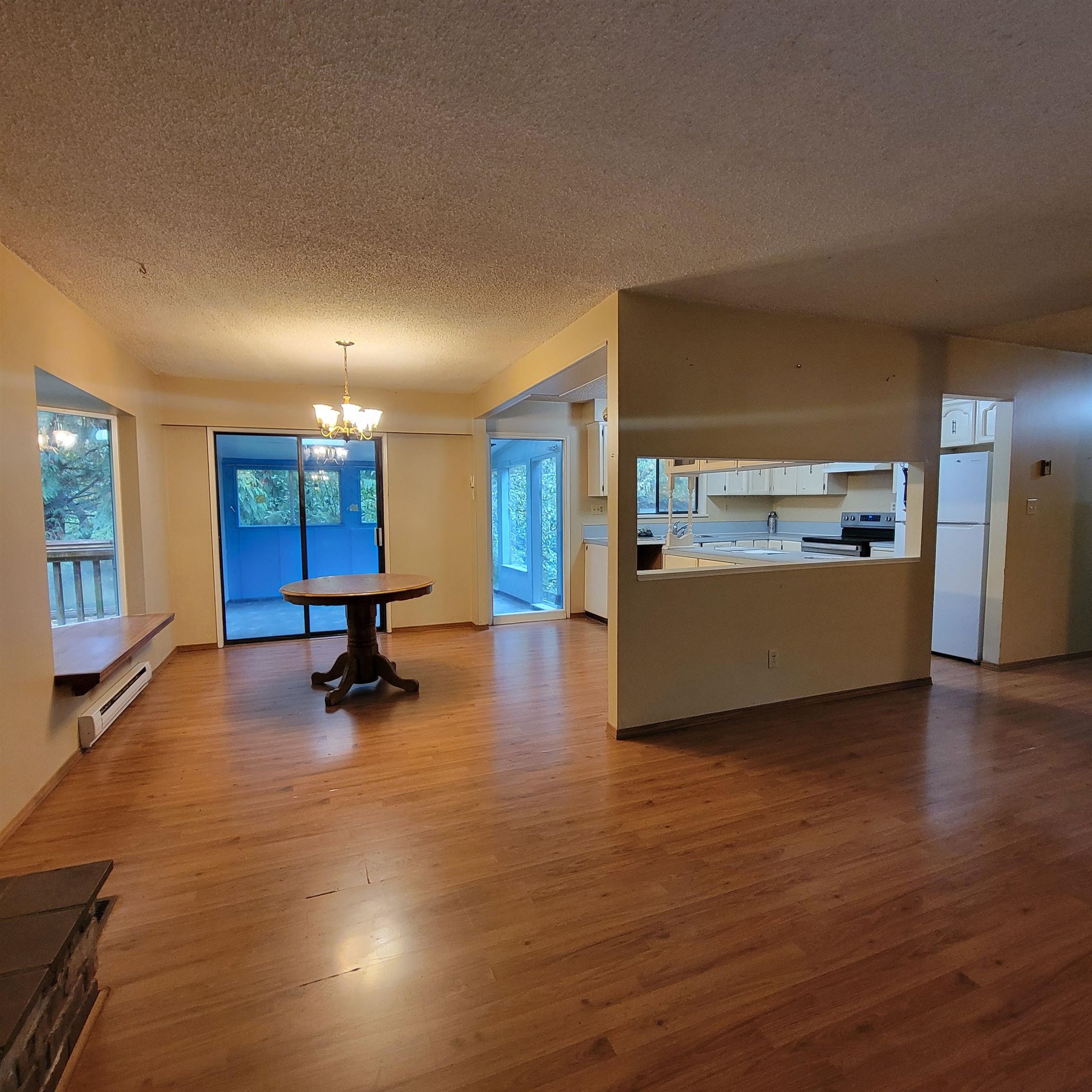 2240 Oldershaw Road, Roberts Creek, BC