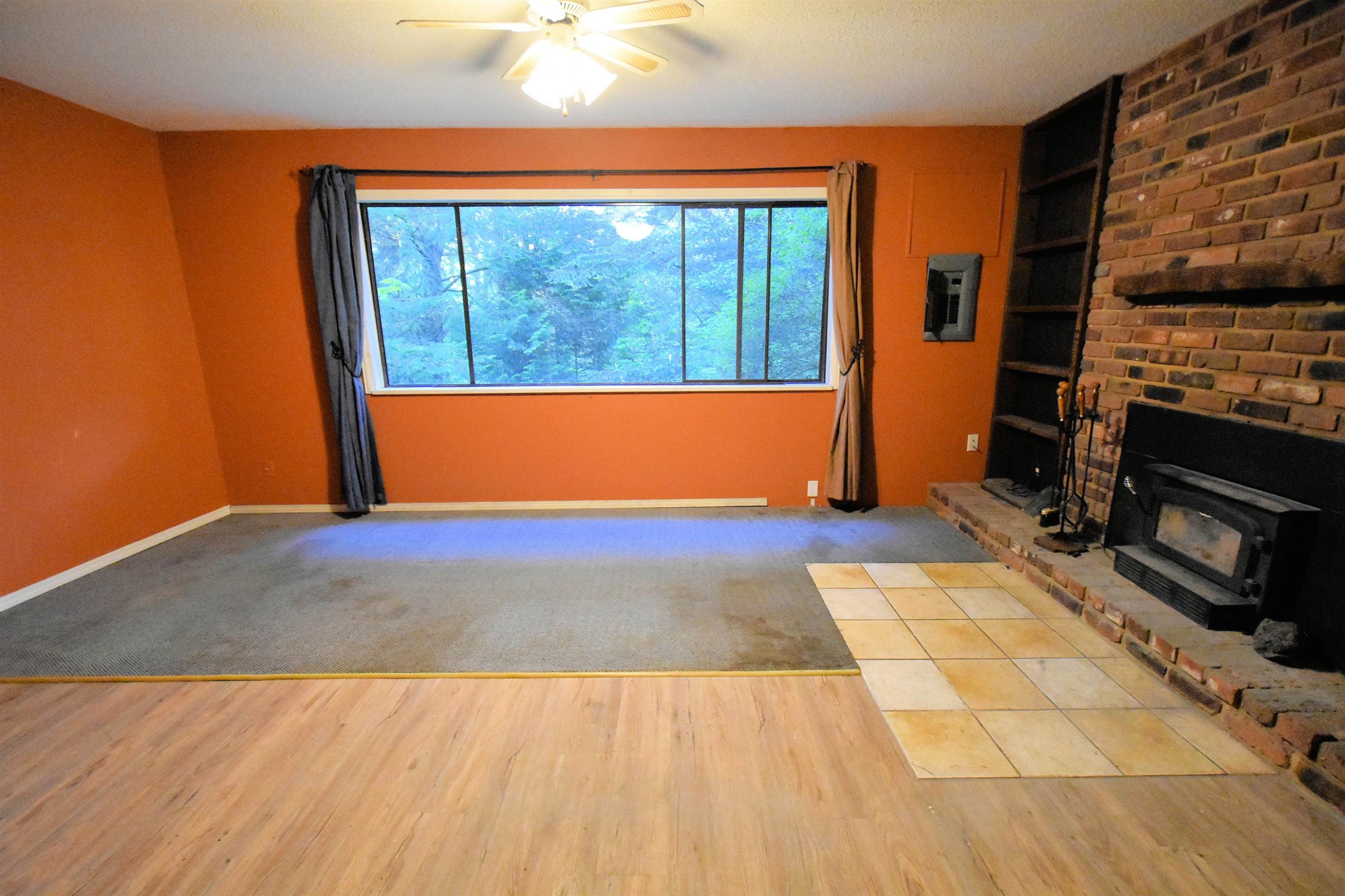 2240 Oldershaw Road, Roberts Creek, BC