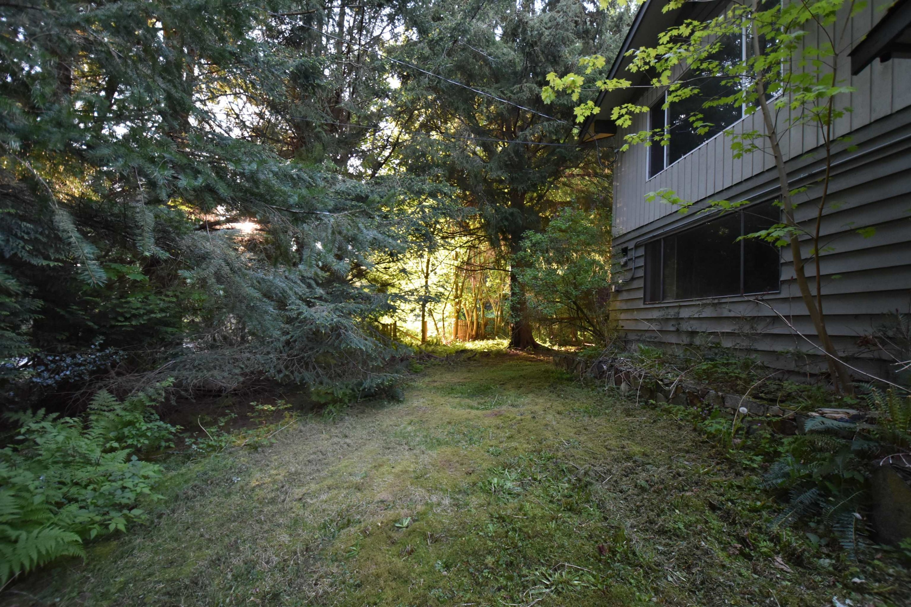 2240 Oldershaw Road, Roberts Creek, BC