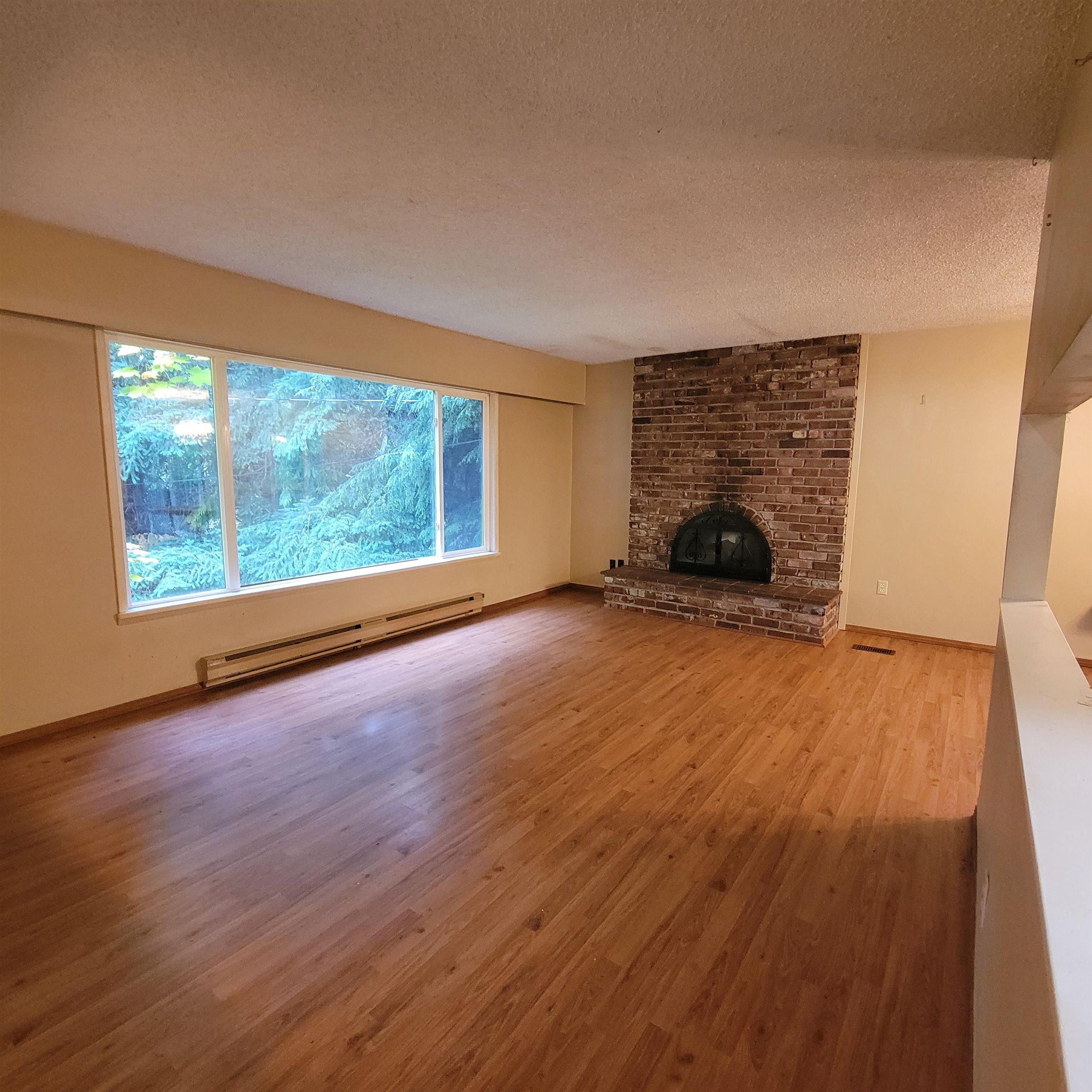 2240 Oldershaw Road, Roberts Creek, BC