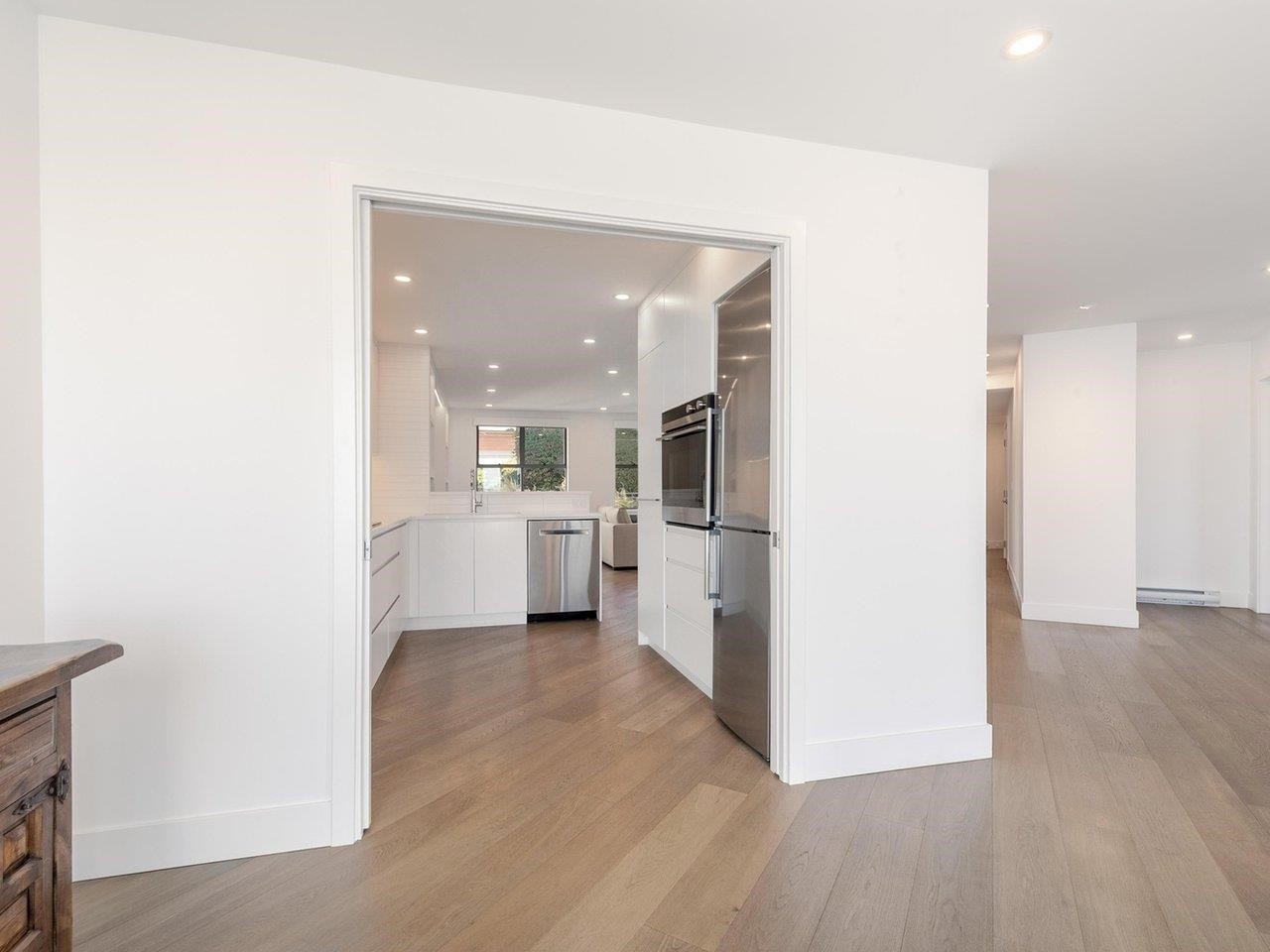 203-2190 Argyle Avenue, West Vancouver, BC