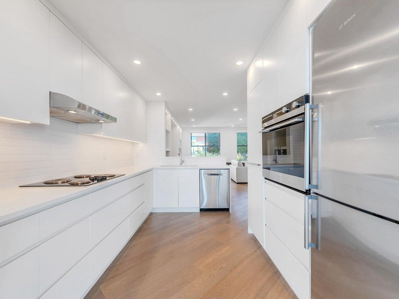 203-2190 Argyle Avenue, West Vancouver, BC