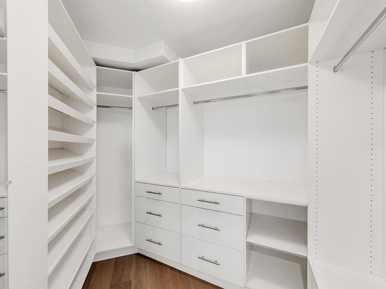 203-2190 Argyle Avenue, West Vancouver, BC