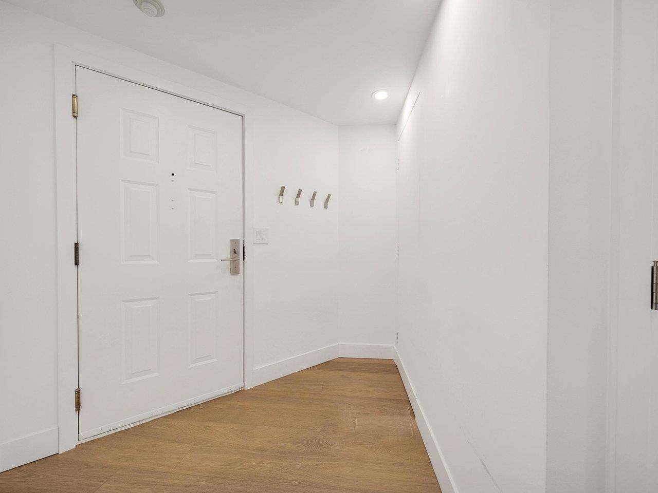 203-2190 Argyle Avenue, West Vancouver, BC