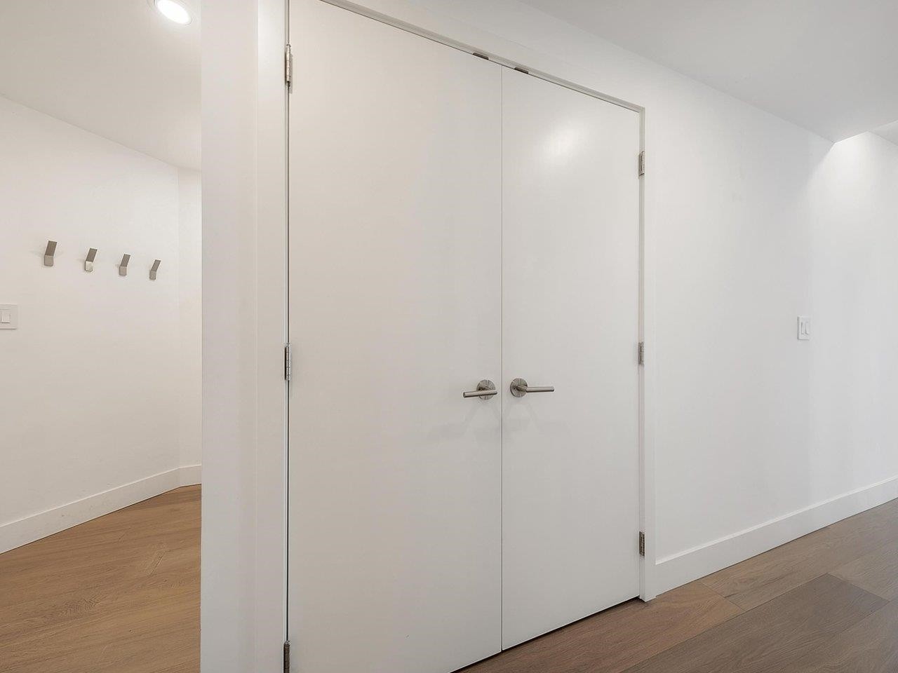 203-2190 Argyle Avenue, West Vancouver, BC