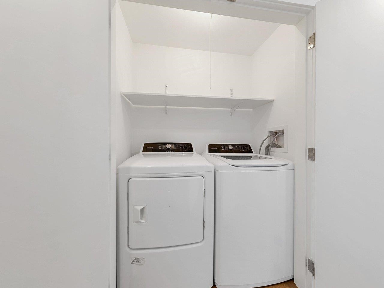 203-2190 Argyle Avenue, West Vancouver, BC