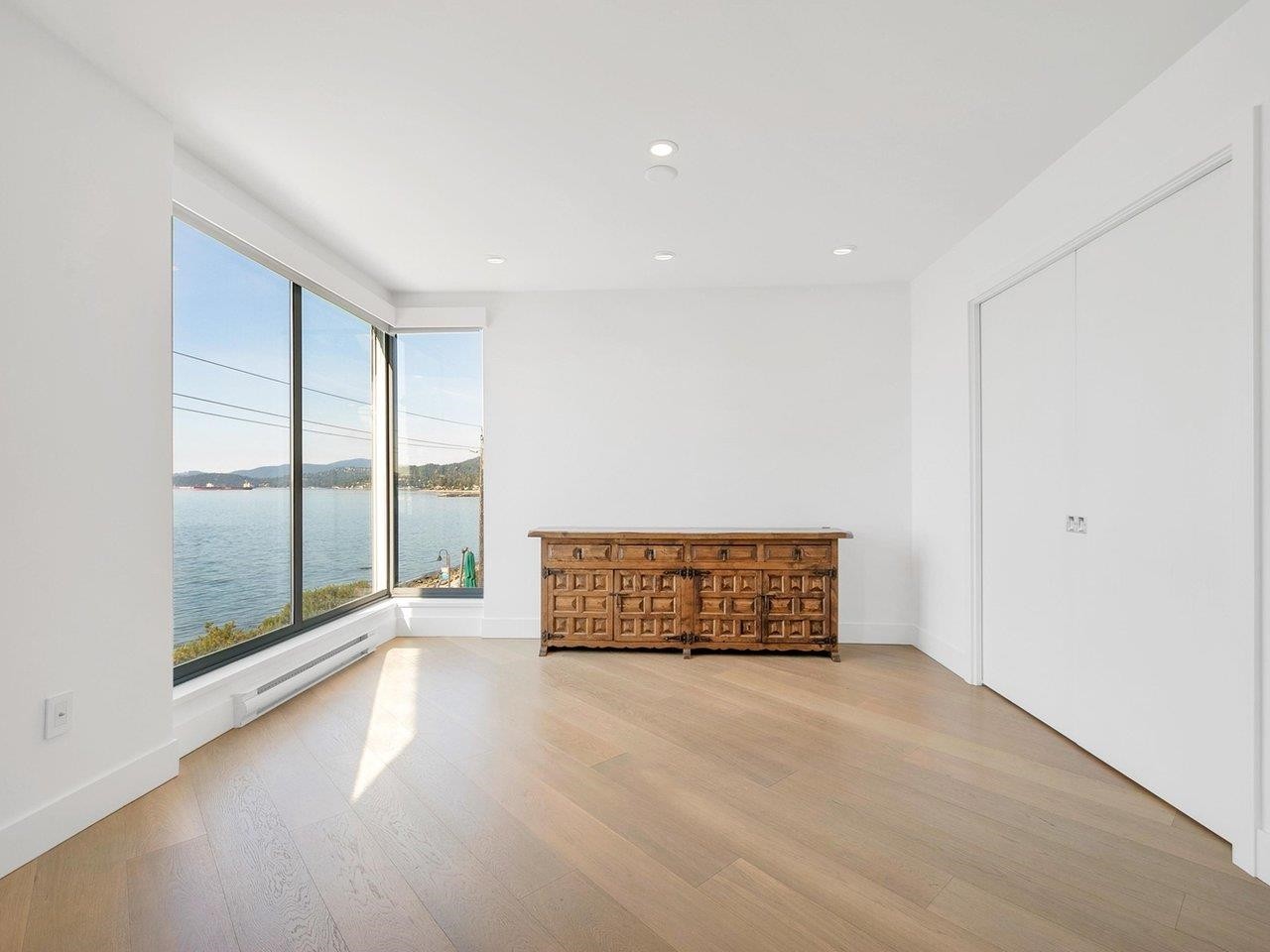 203-2190 Argyle Avenue, West Vancouver, BC