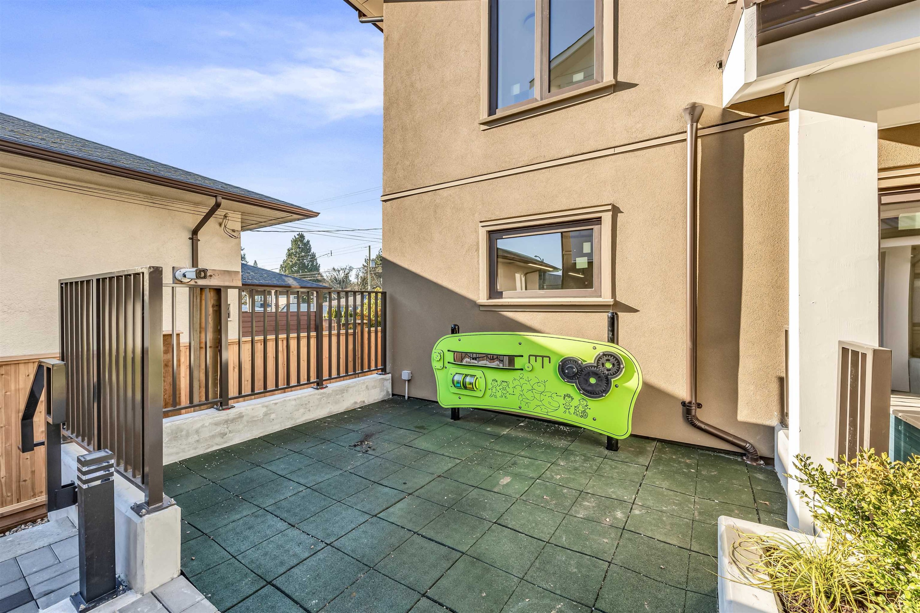 1010 52Nd Avenue W, Vancouver, BC