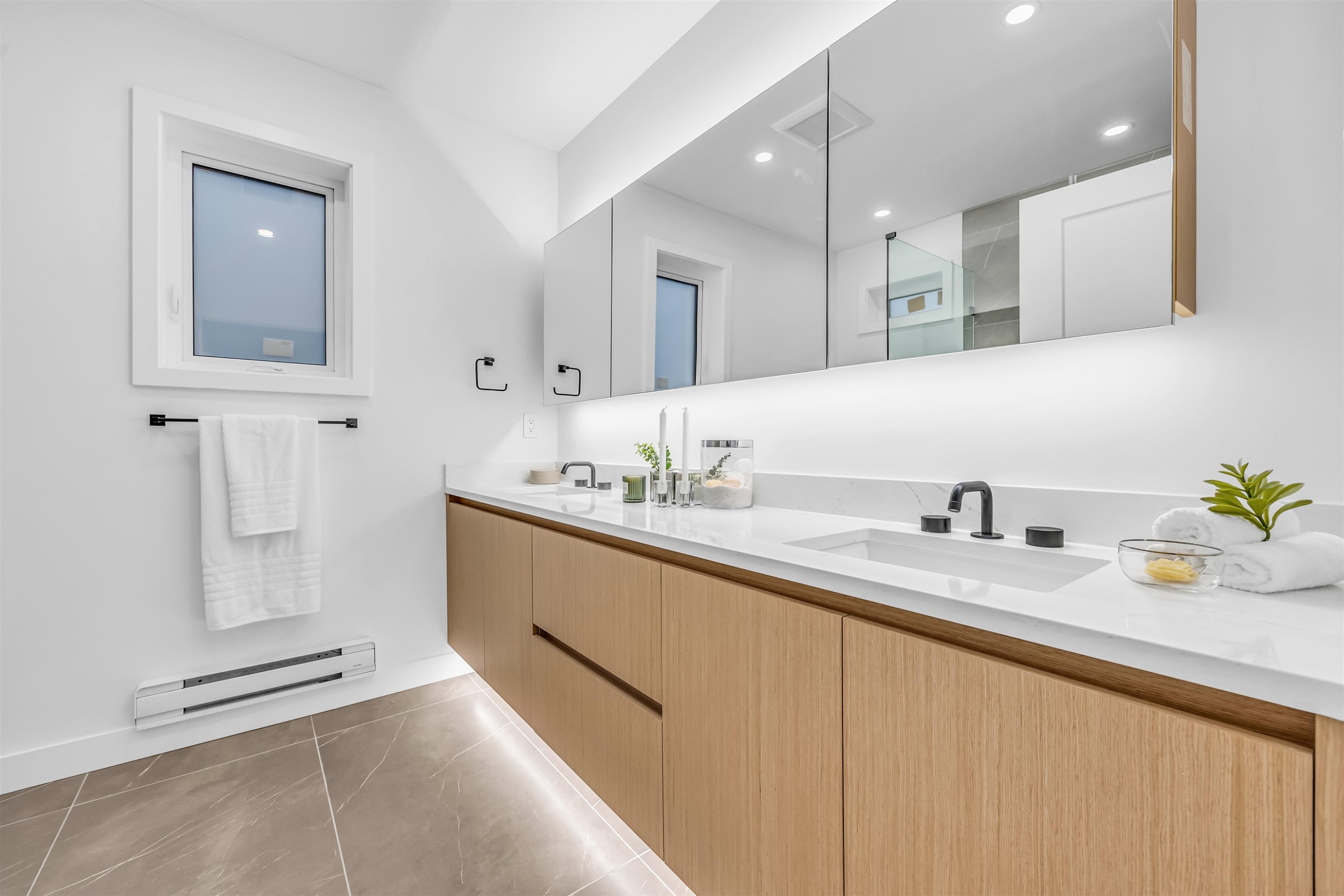 1012 52Nd Avenue W, Vancouver, BC